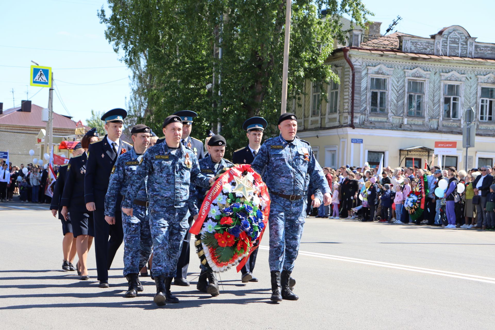 В Чистополе на центральной площади прошел парад Победы