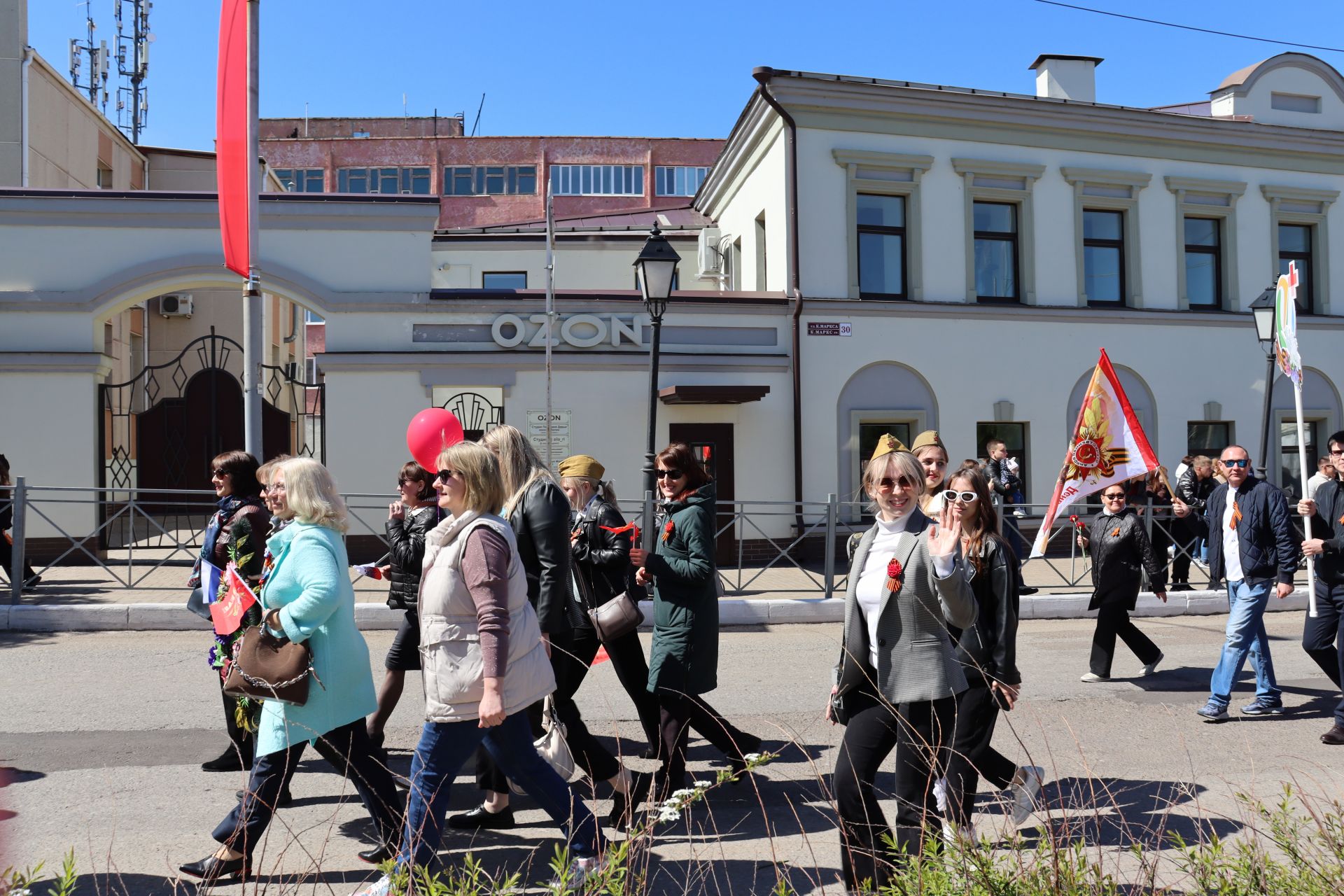 В Чистополе на центральной площади прошел парад Победы