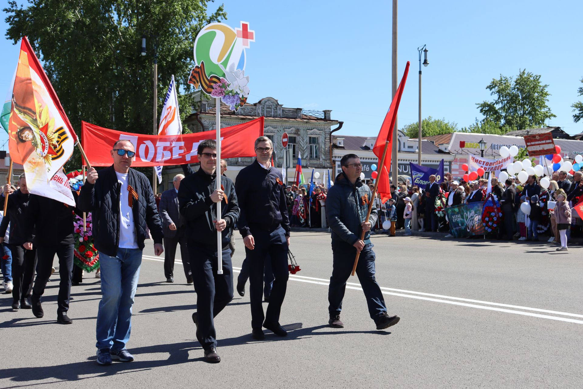 В Чистополе на центральной площади прошел парад Победы