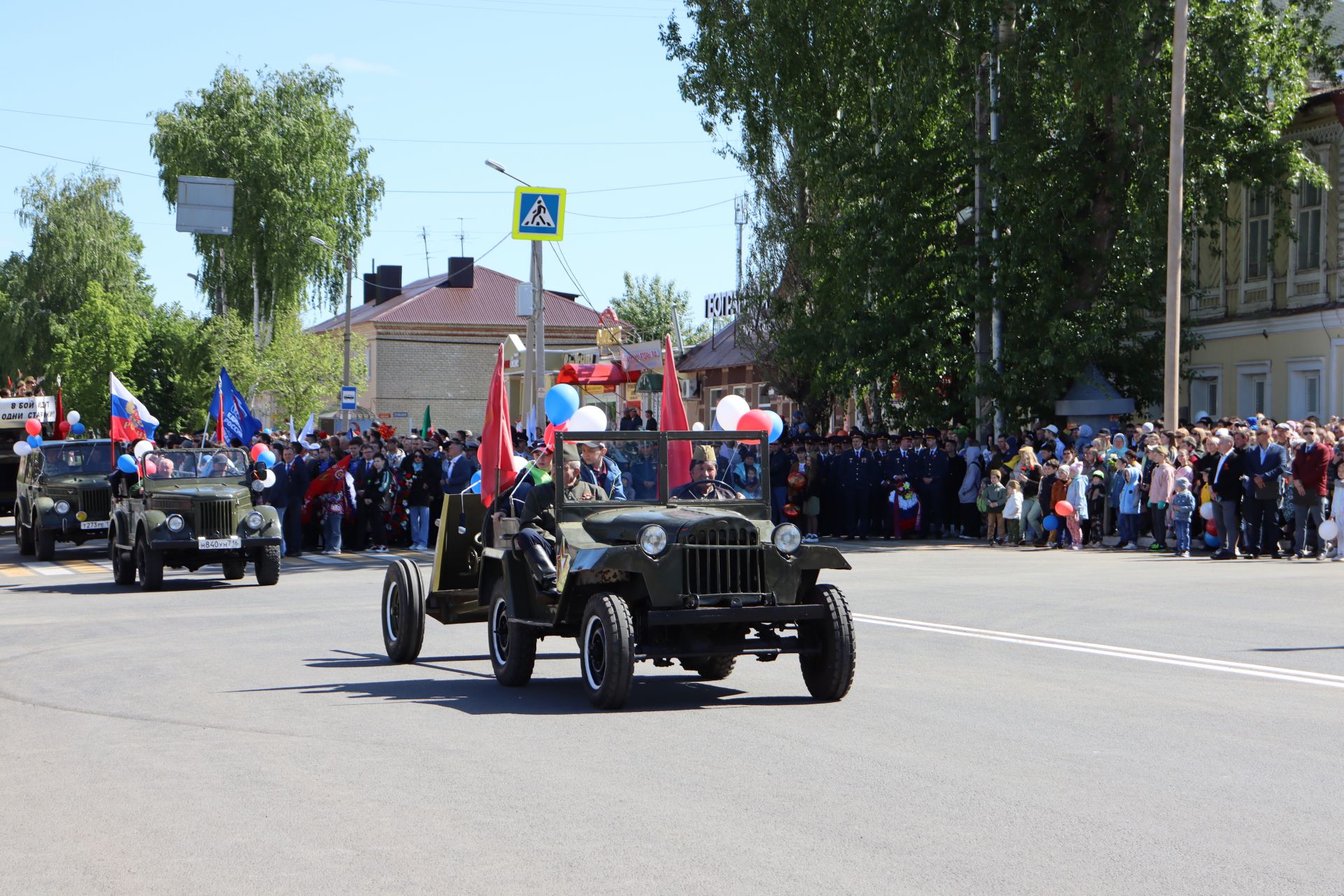 В Чистополе на центральной площади прошел парад Победы