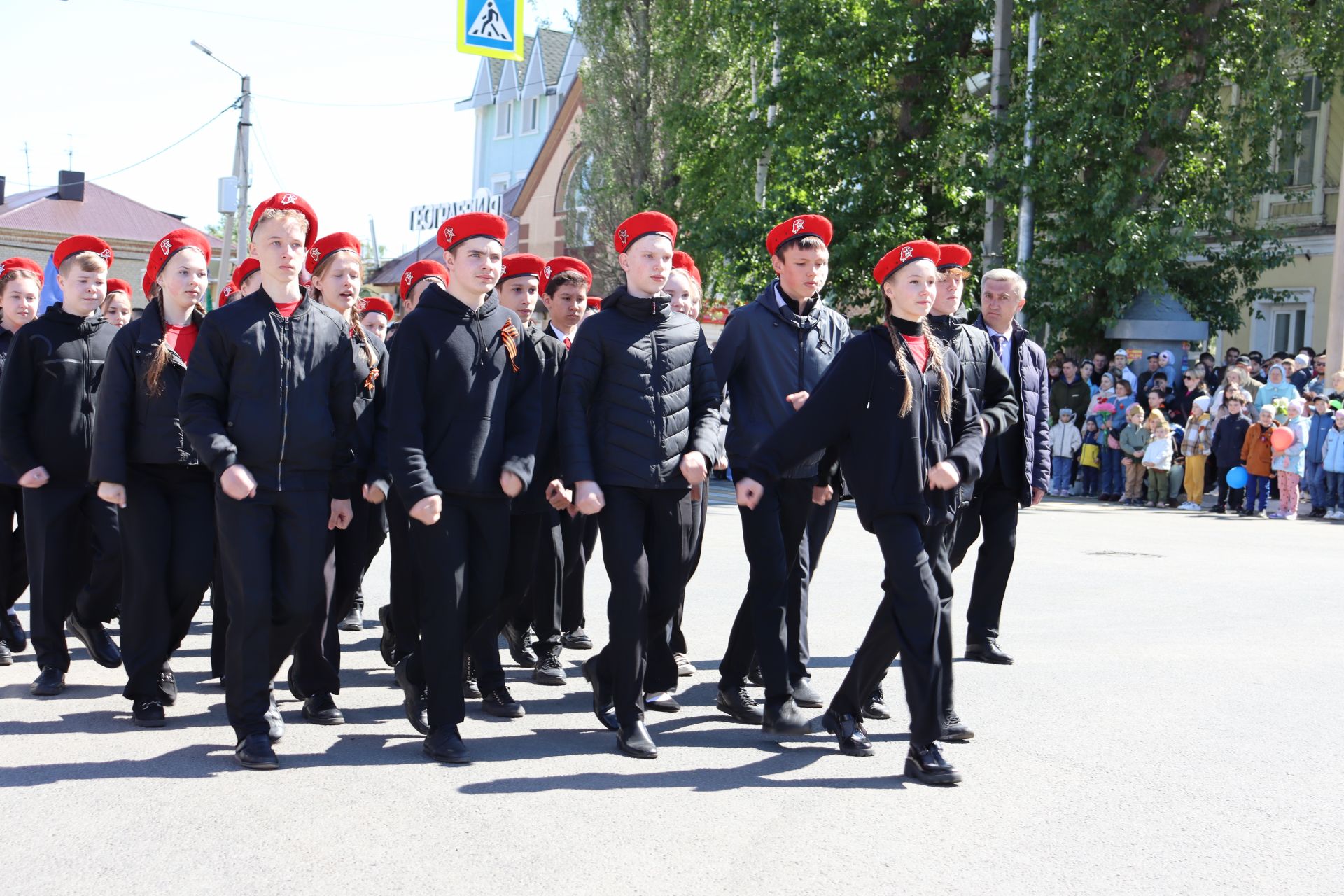 В Чистополе на центральной площади прошел парад Победы