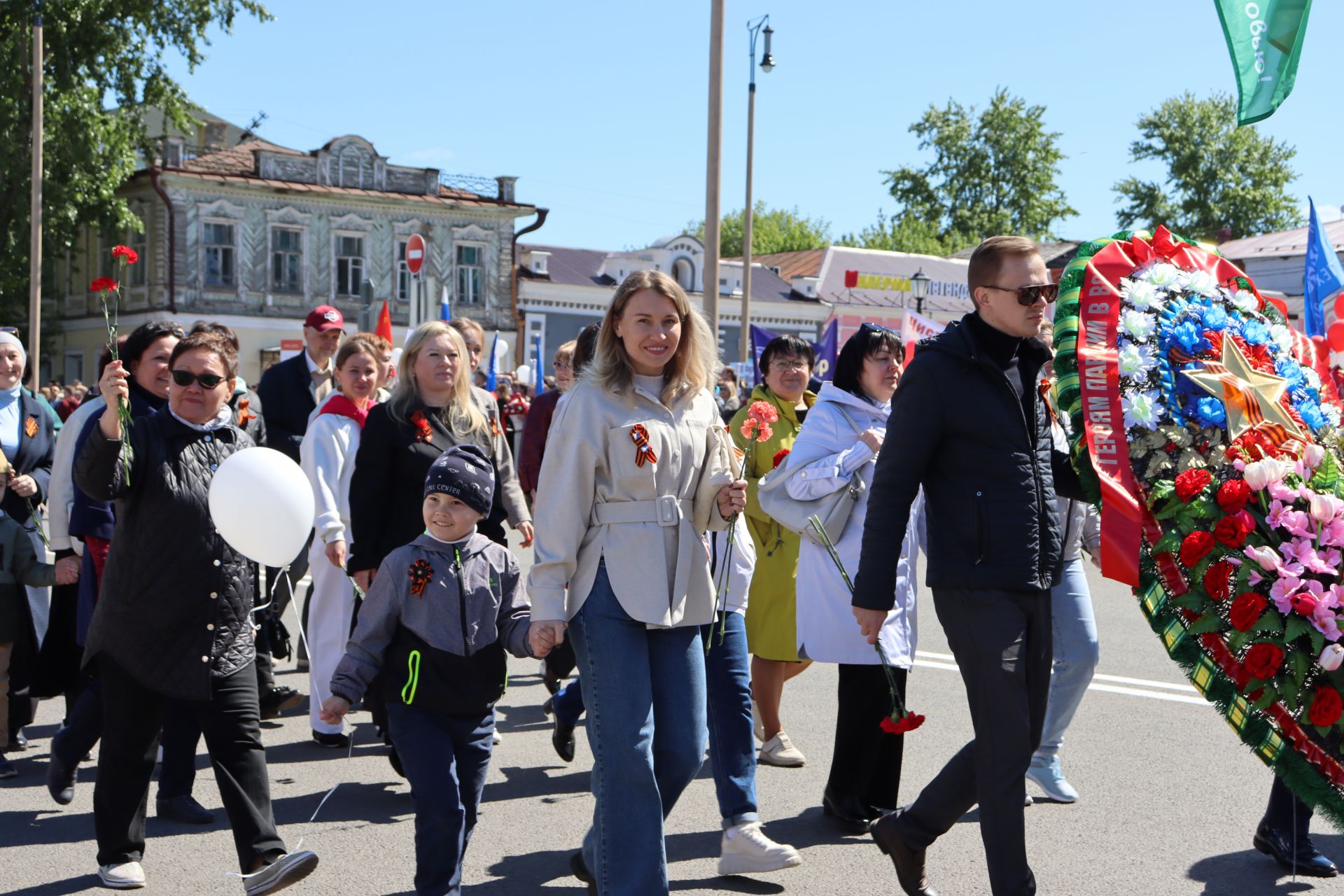 В Чистополе на центральной площади прошел парад Победы