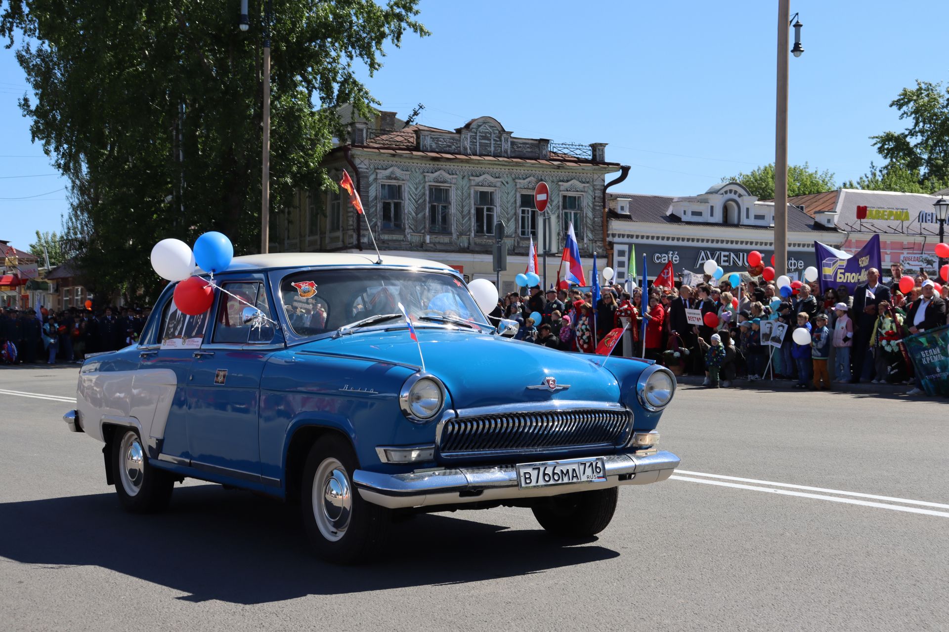 В Чистополе на центральной площади прошел парад Победы