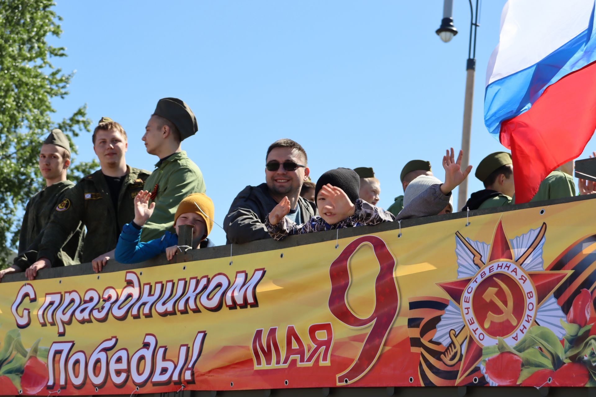 В Чистополе на центральной площади прошел парад Победы