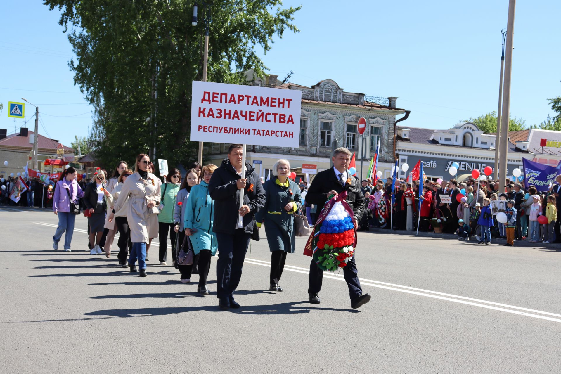 В Чистополе на центральной площади прошел парад Победы