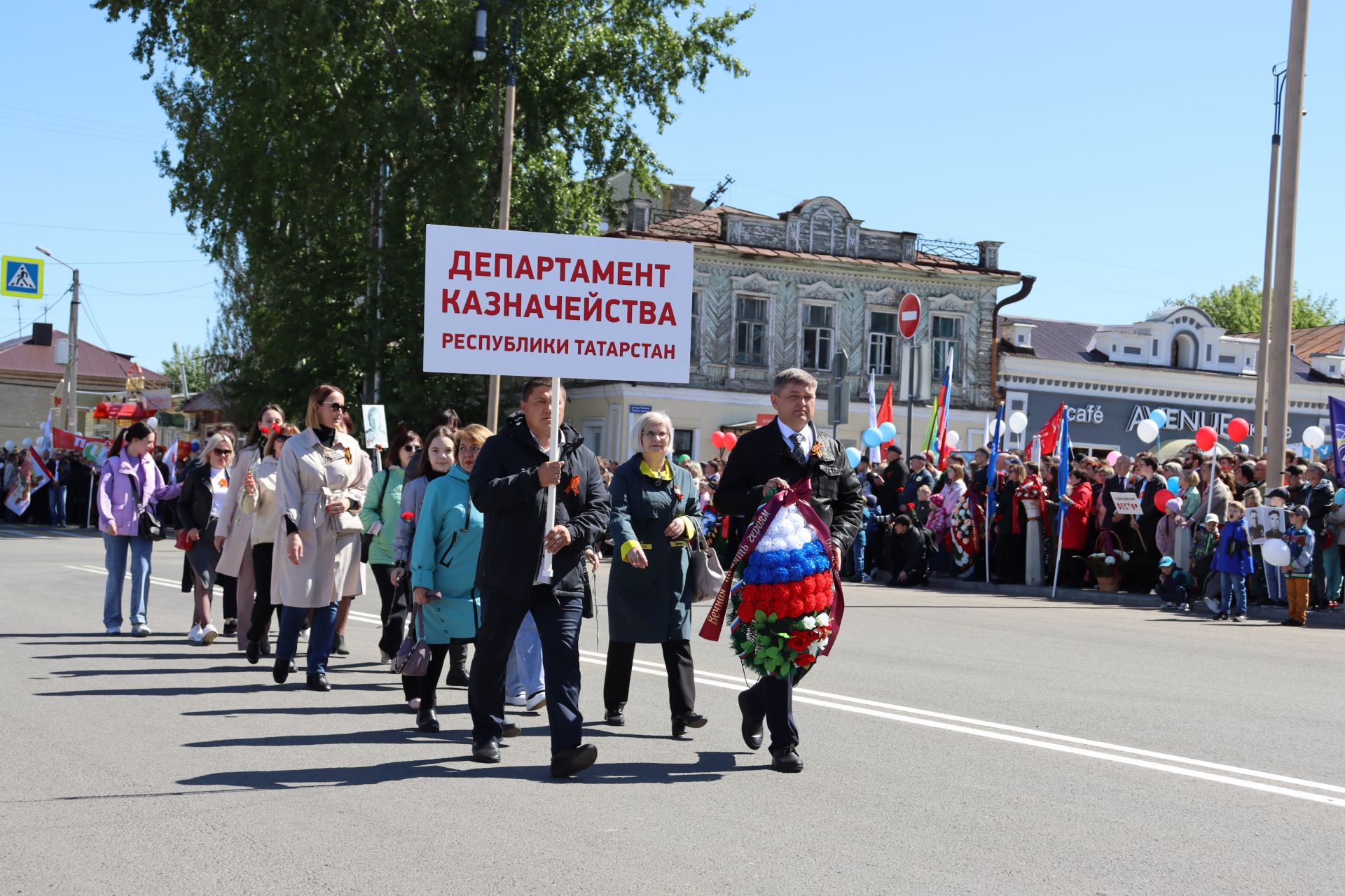 В Чистополе на центральной площади прошел парад Победы