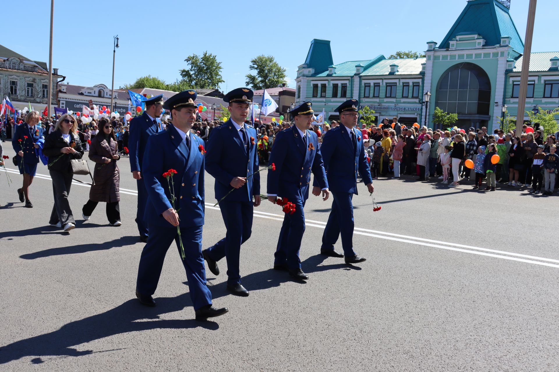 В Чистополе на центральной площади прошел парад Победы