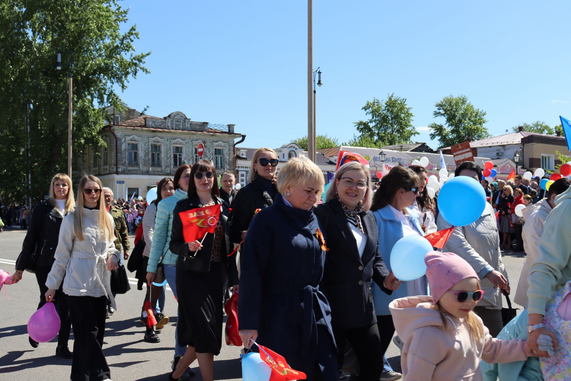 В Чистополе на центральной площади прошел парад Победы