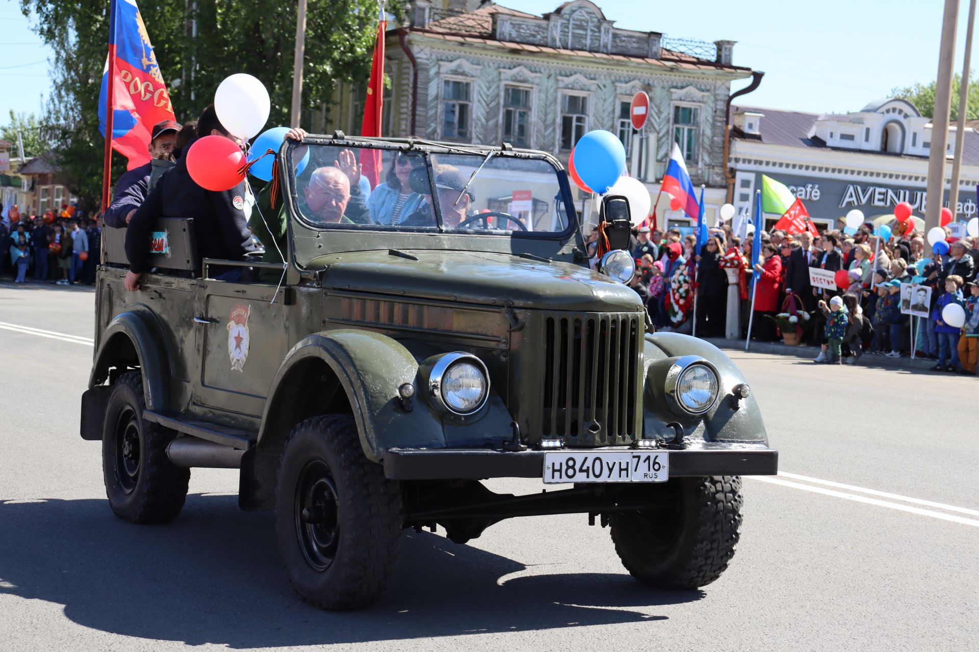 В Чистополе на центральной площади прошел парад Победы