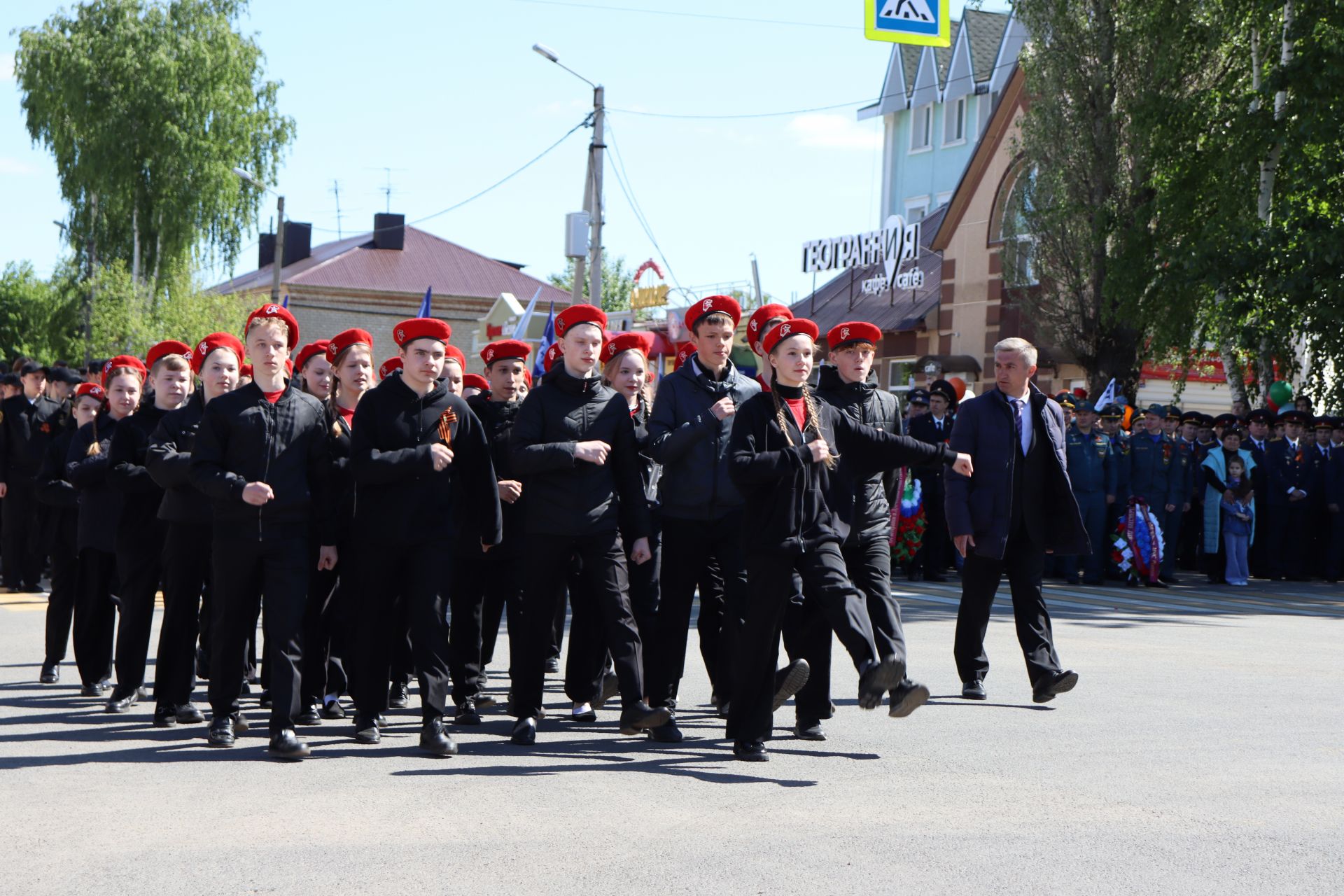 В Чистополе на центральной площади прошел парад Победы