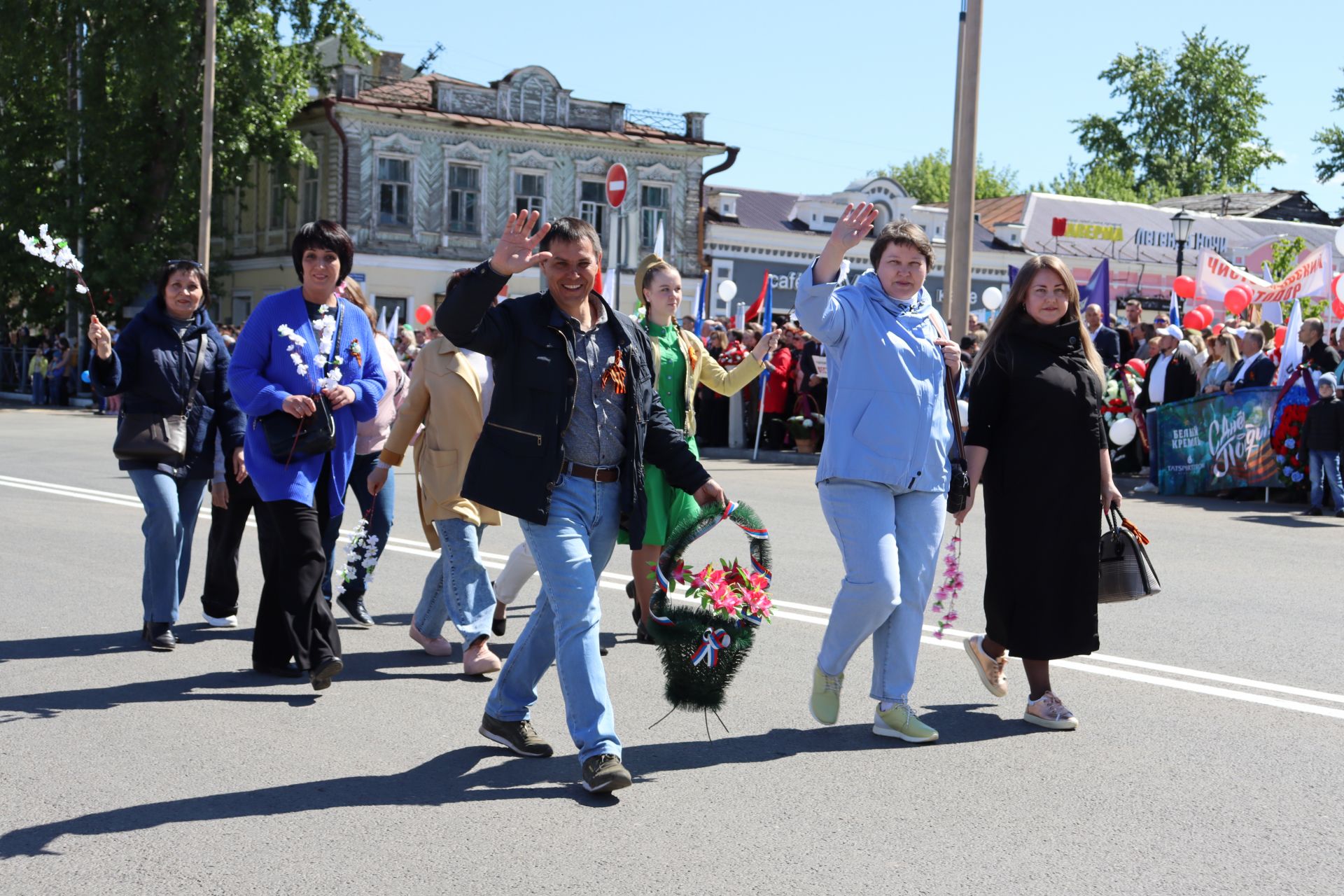 В Чистополе на центральной площади прошел парад Победы