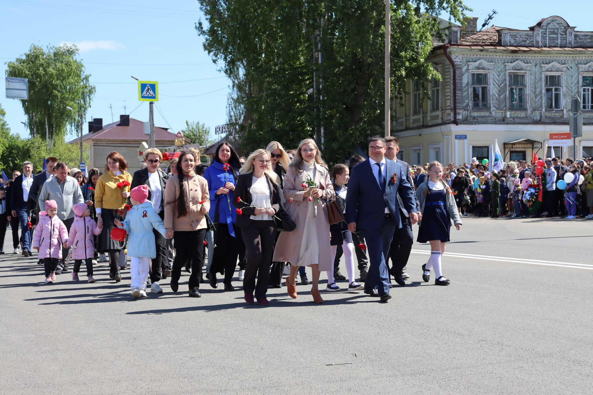 В Чистополе на центральной площади прошел парад Победы