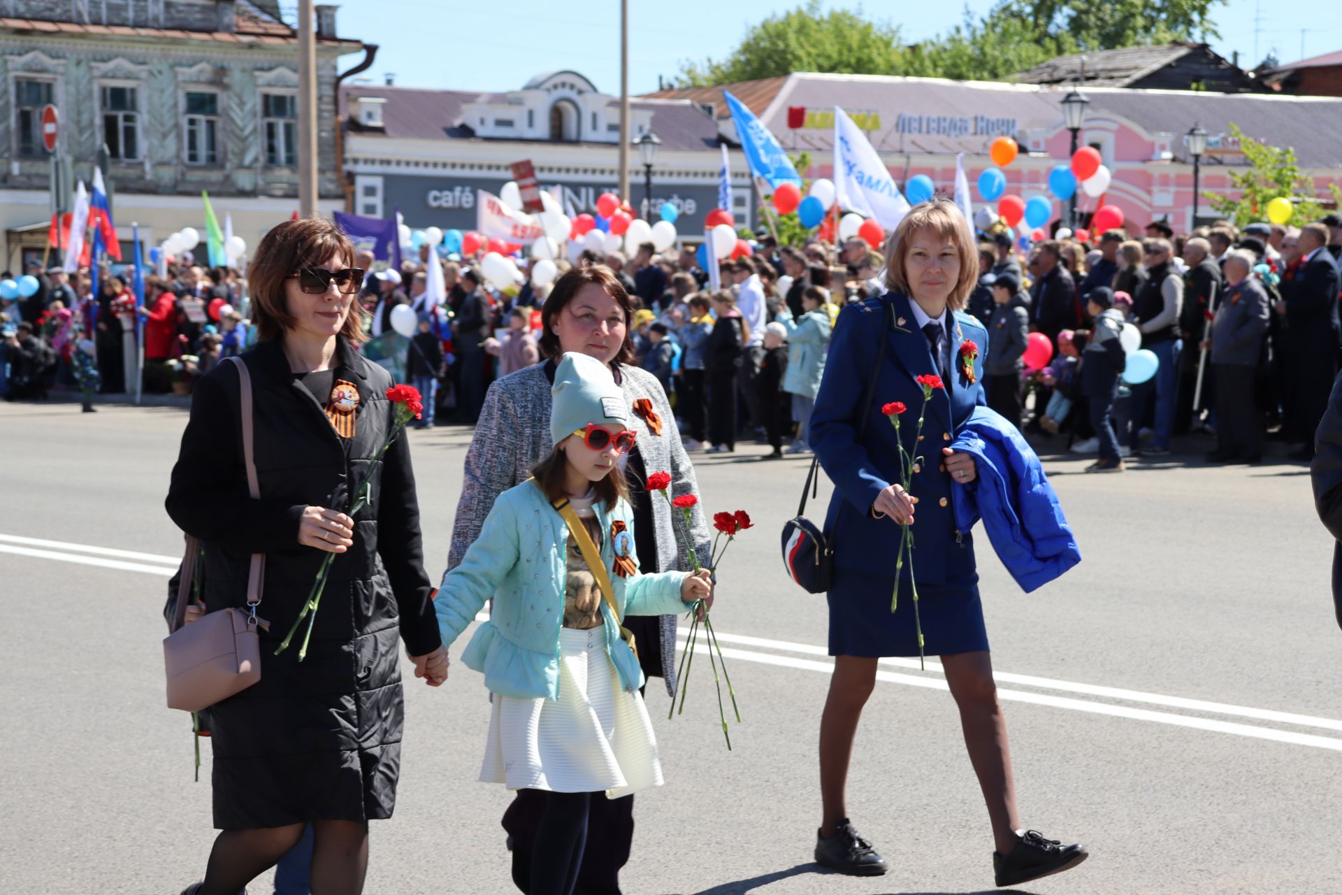 В Чистополе на центральной площади прошел парад Победы