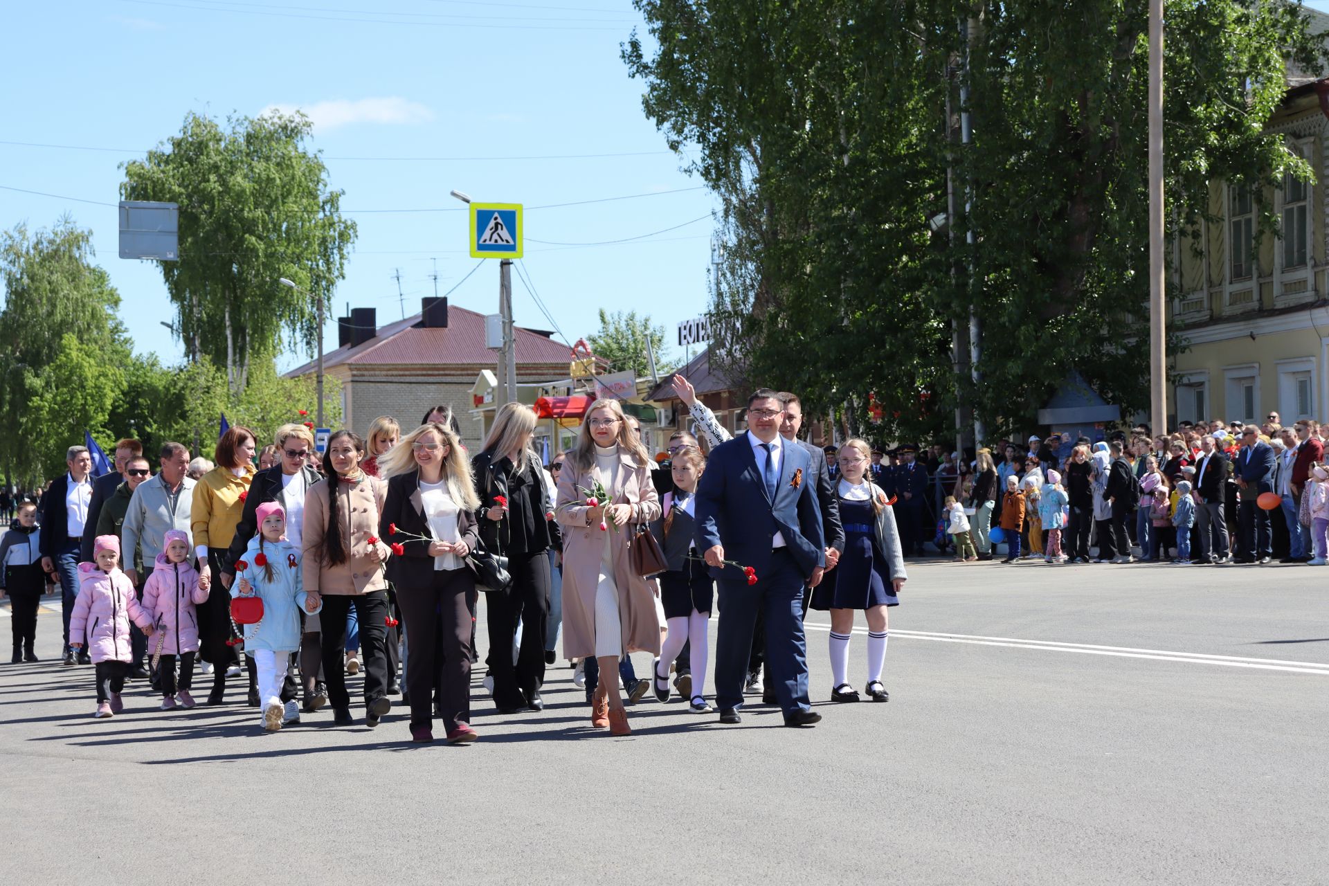 В Чистополе на центральной площади прошел парад Победы