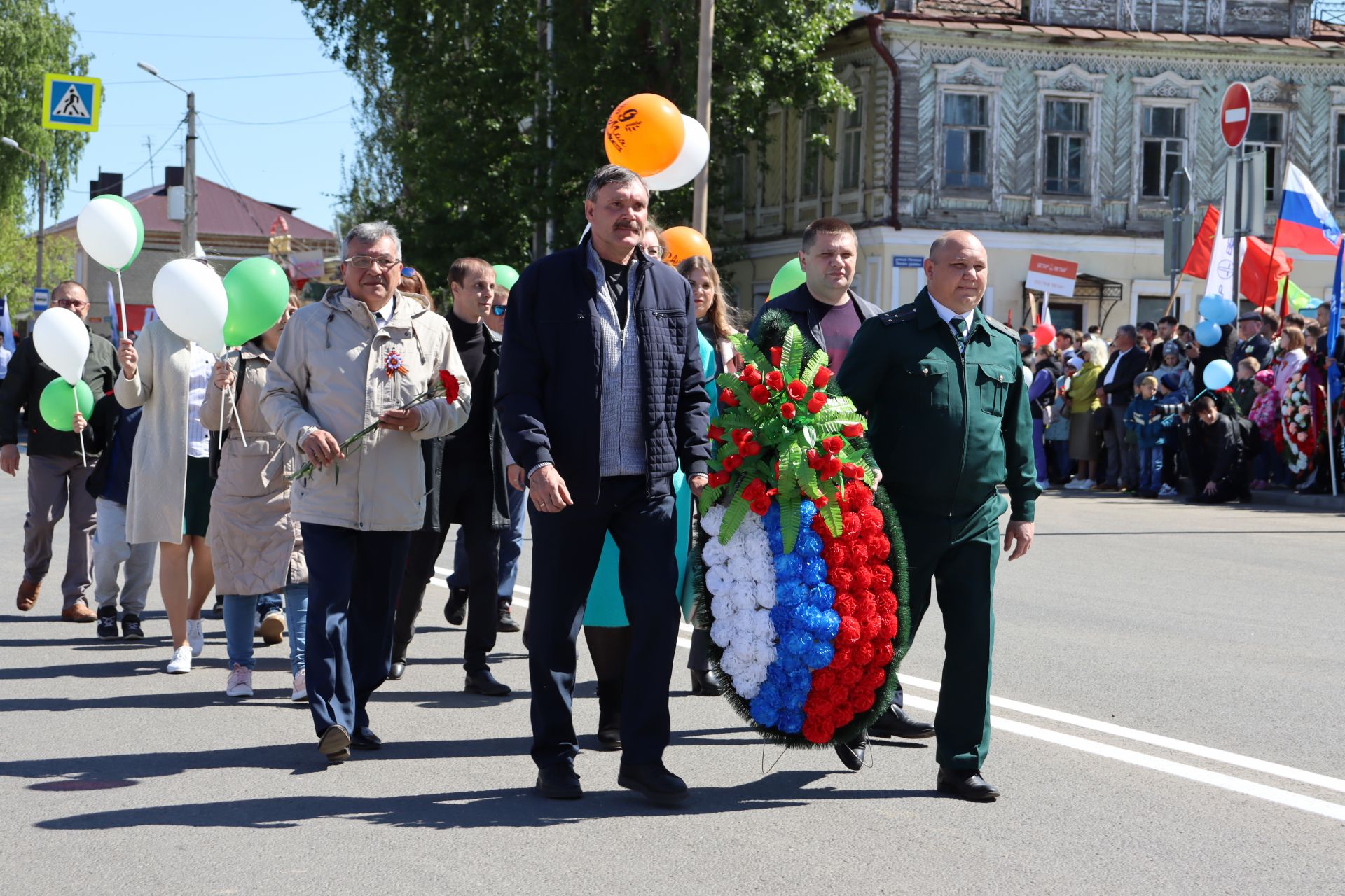 В Чистополе на центральной площади прошел парад Победы