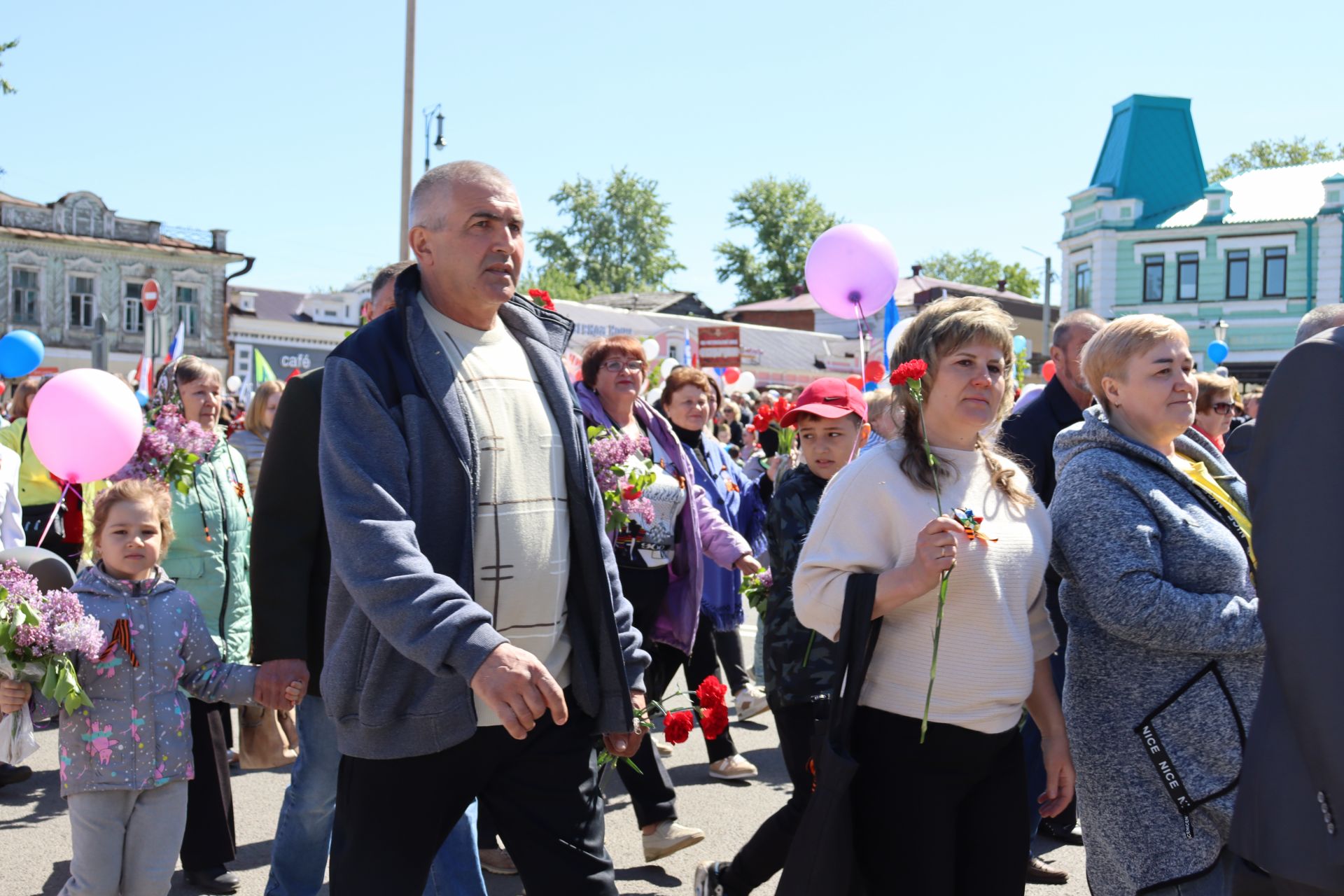 В Чистополе на центральной площади прошел парад Победы