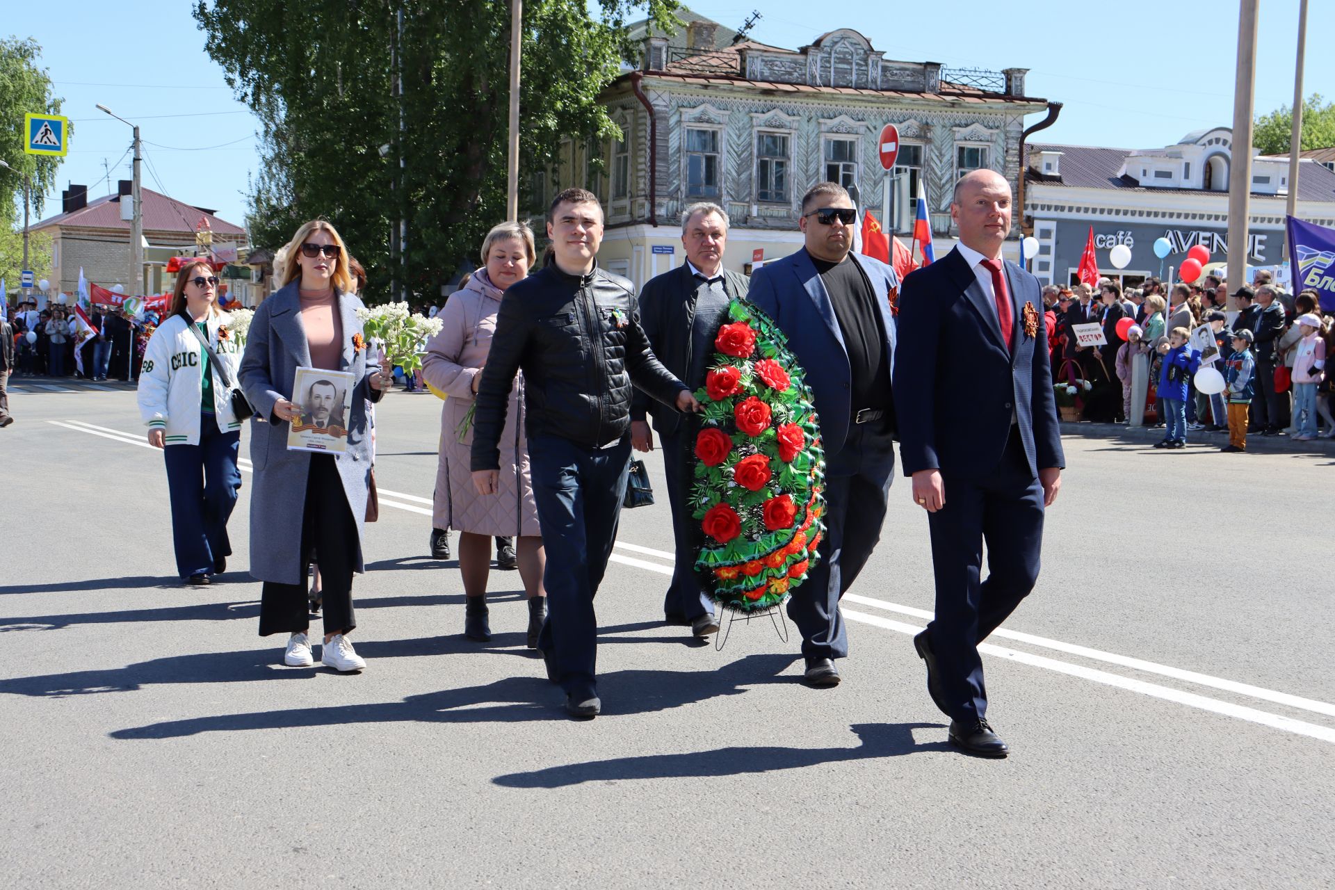 В Чистополе на центральной площади прошел парад Победы