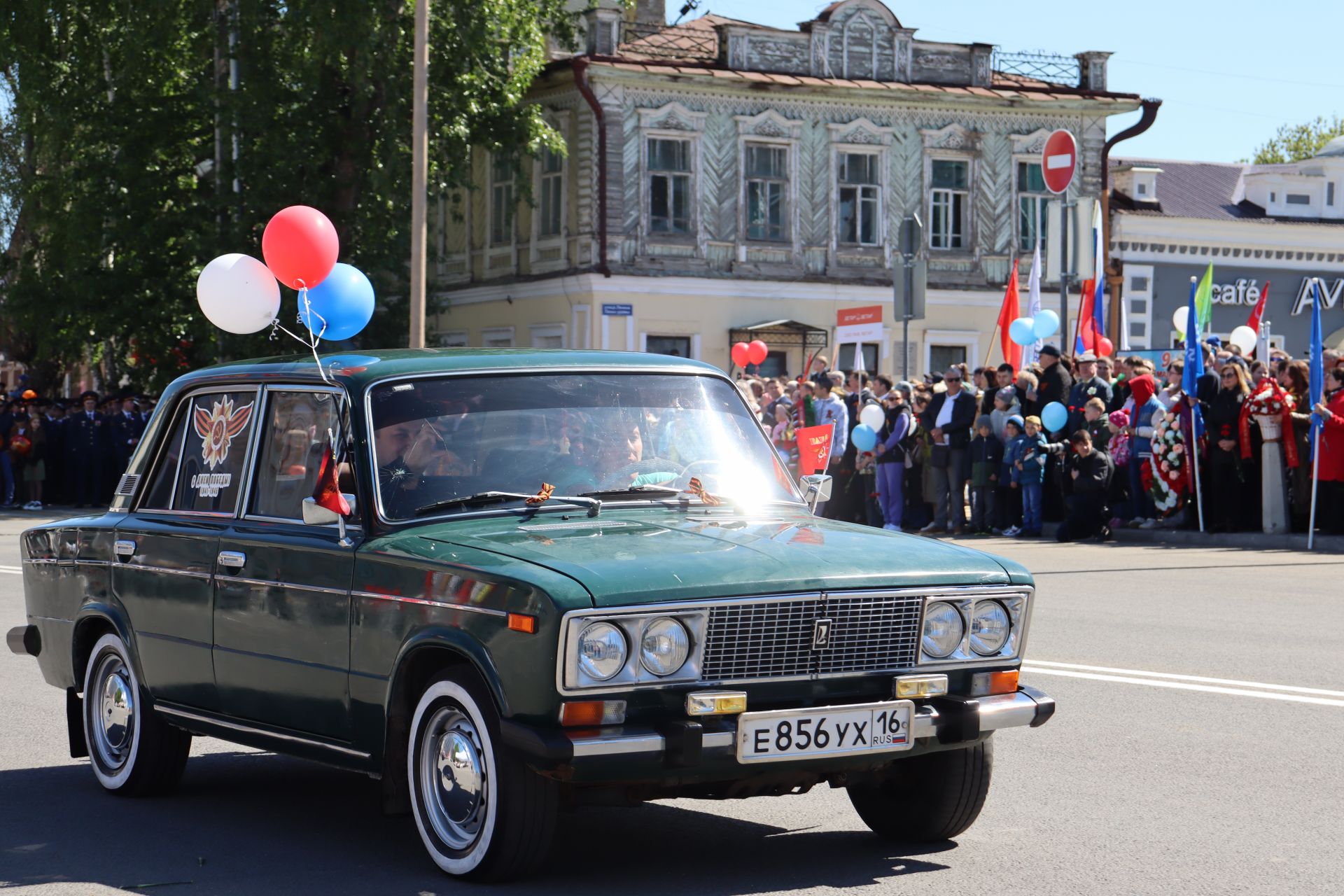 В Чистополе на центральной площади прошел парад Победы