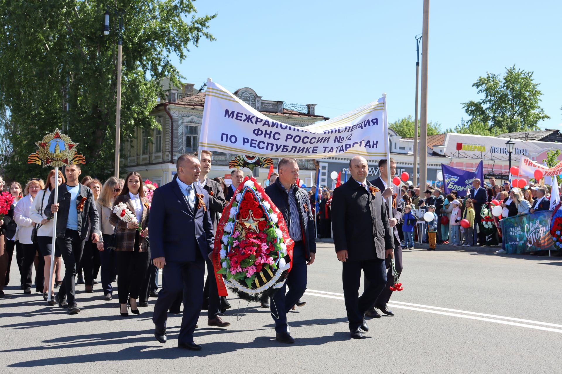 В Чистополе на центральной площади прошел парад Победы