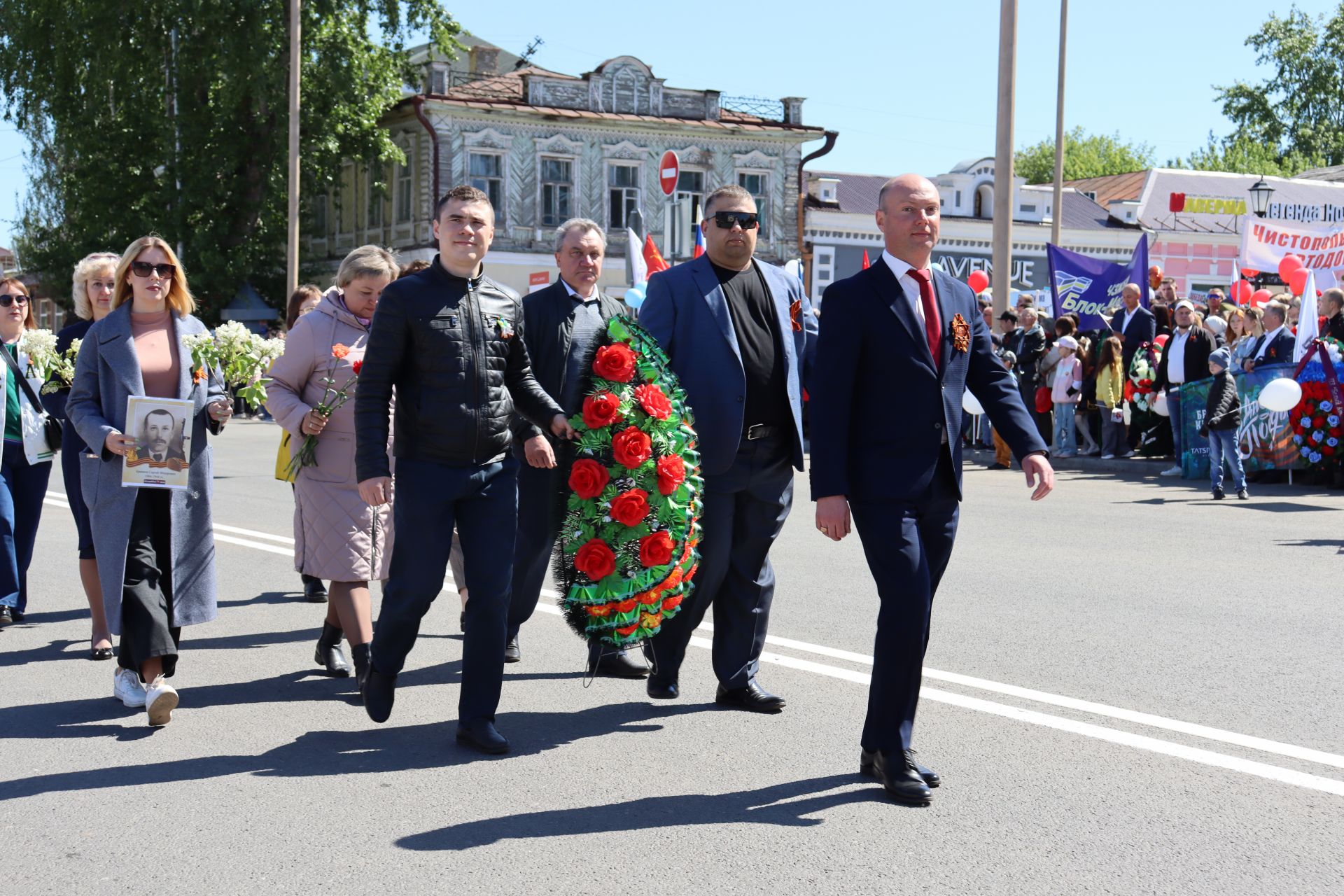 В Чистополе на центральной площади прошел парад Победы