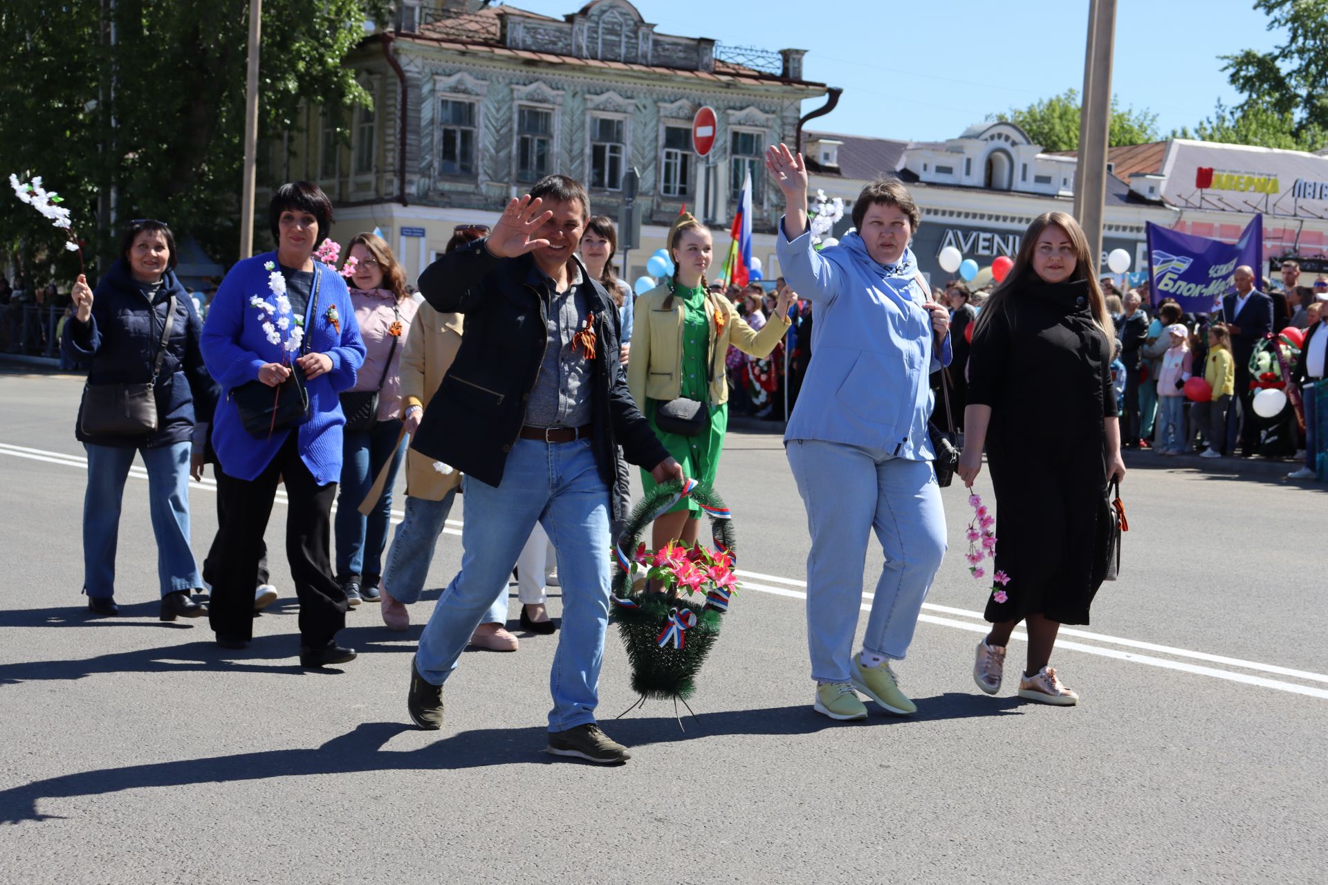 В Чистополе на центральной площади прошел парад Победы