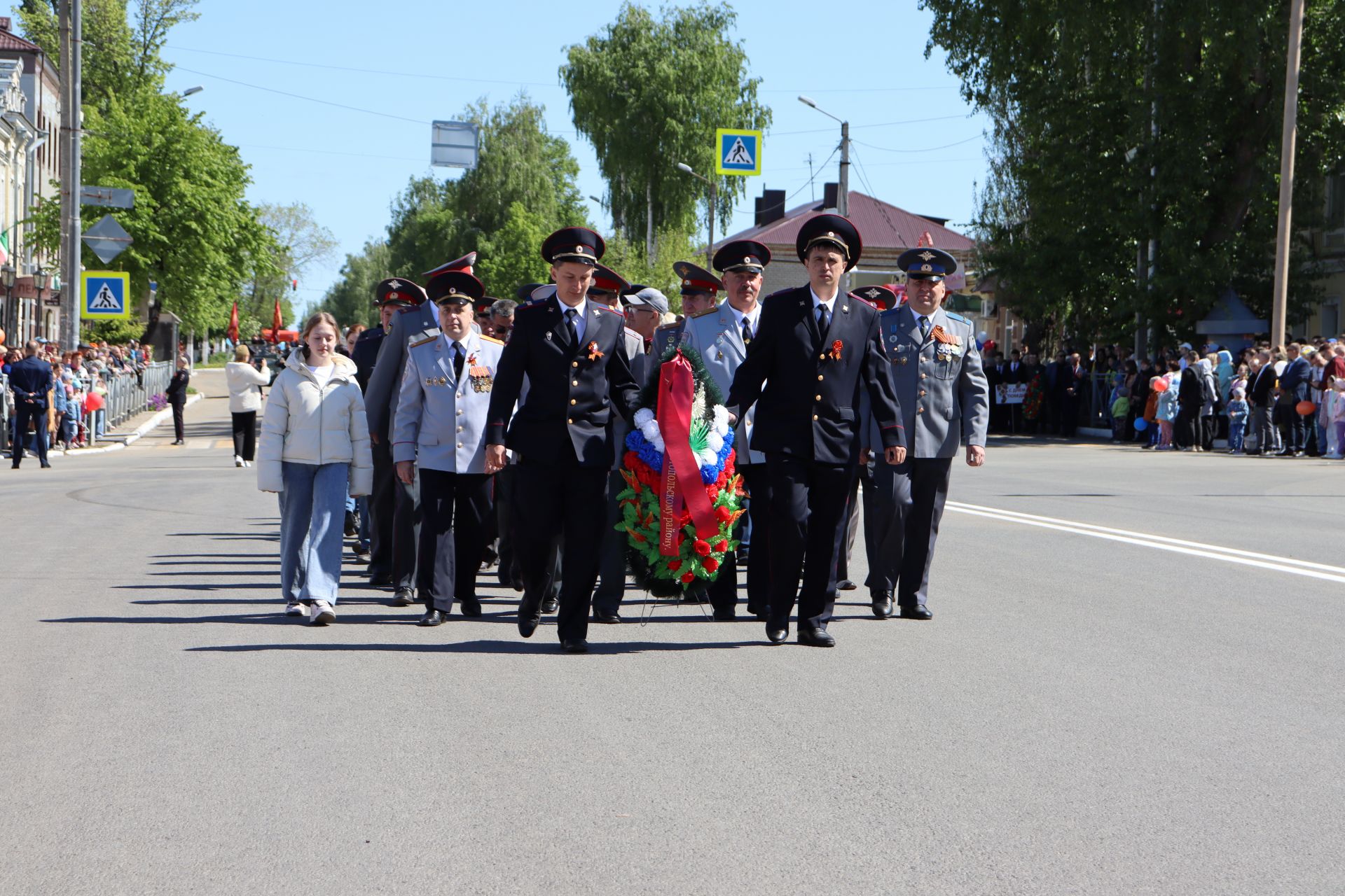 В Чистополе на центральной площади прошел парад Победы