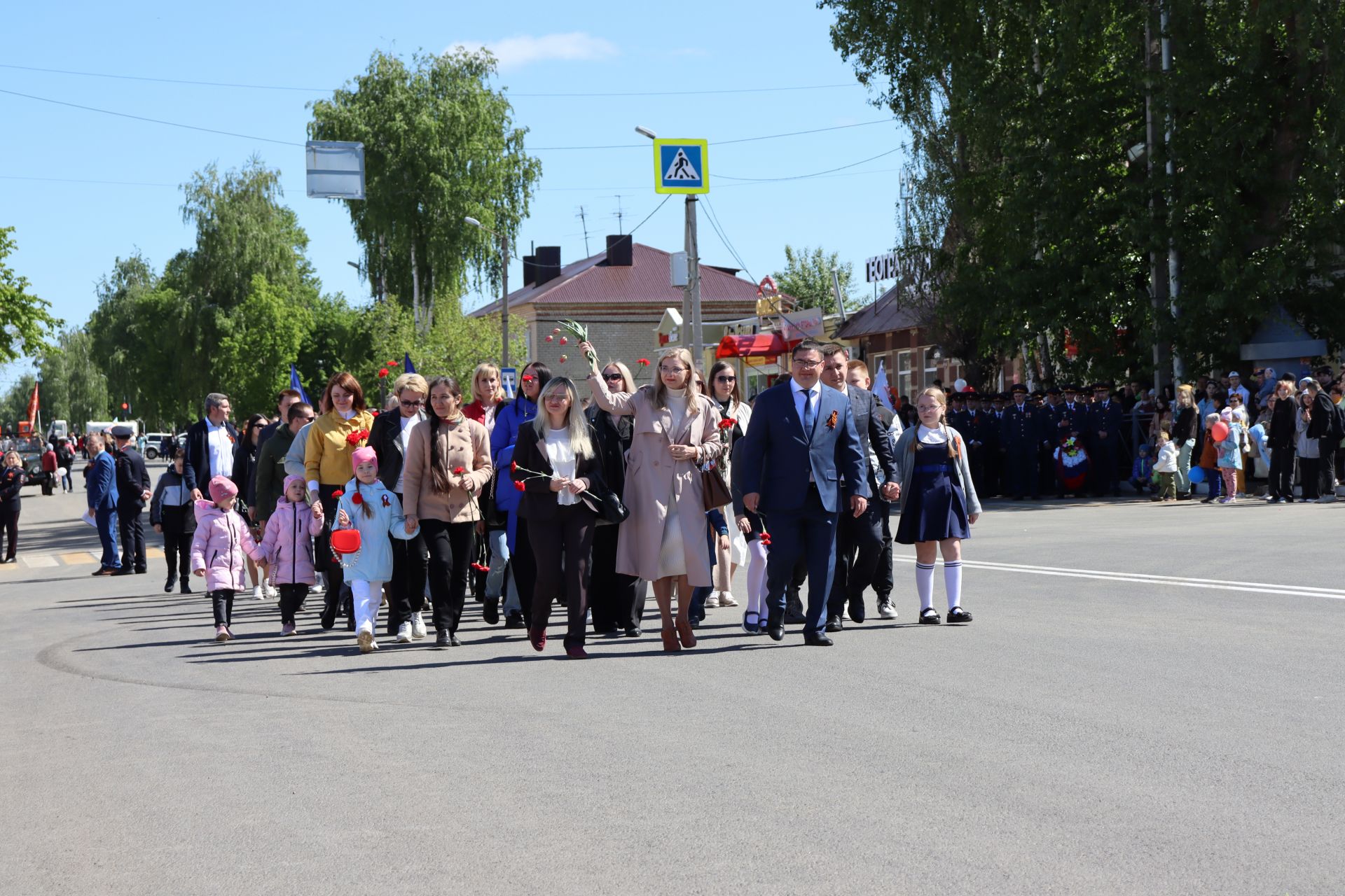 В Чистополе на центральной площади прошел парад Победы