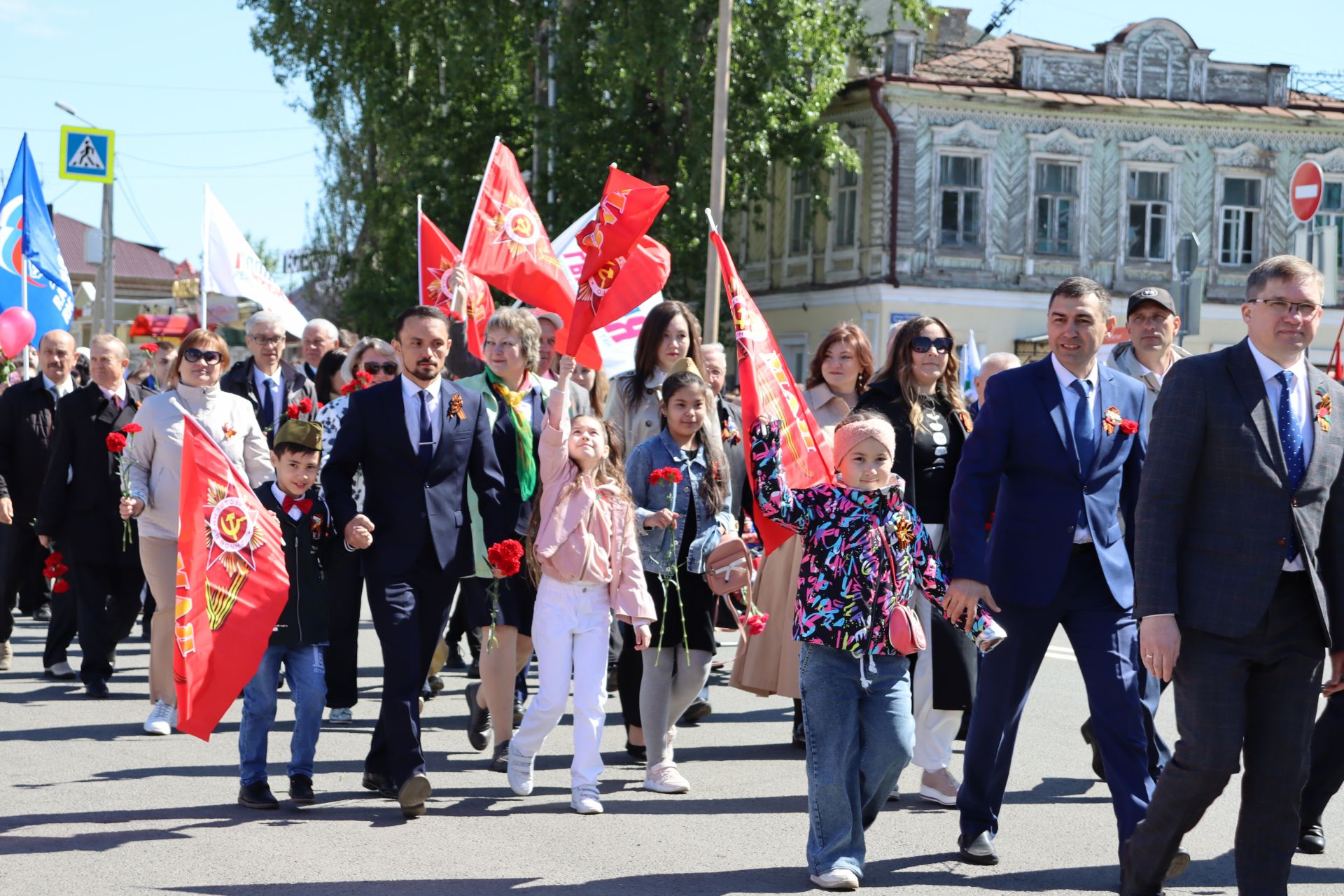 В Чистополе на центральной площади прошел парад Победы