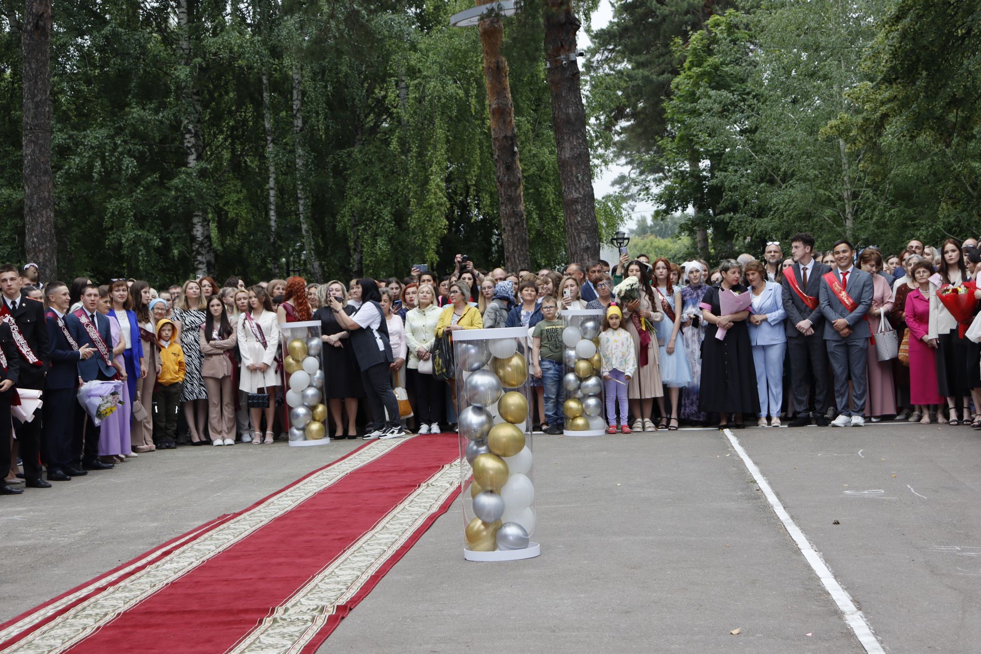 В Чистополе прошел выпускной бал (фоторепортаж)