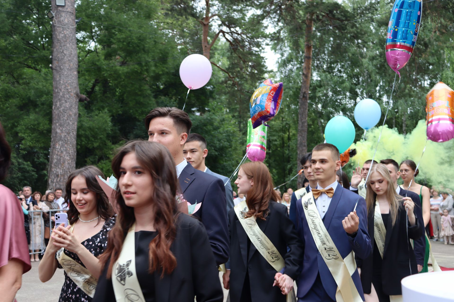 В Чистополе прошел выпускной бал (фоторепортаж)