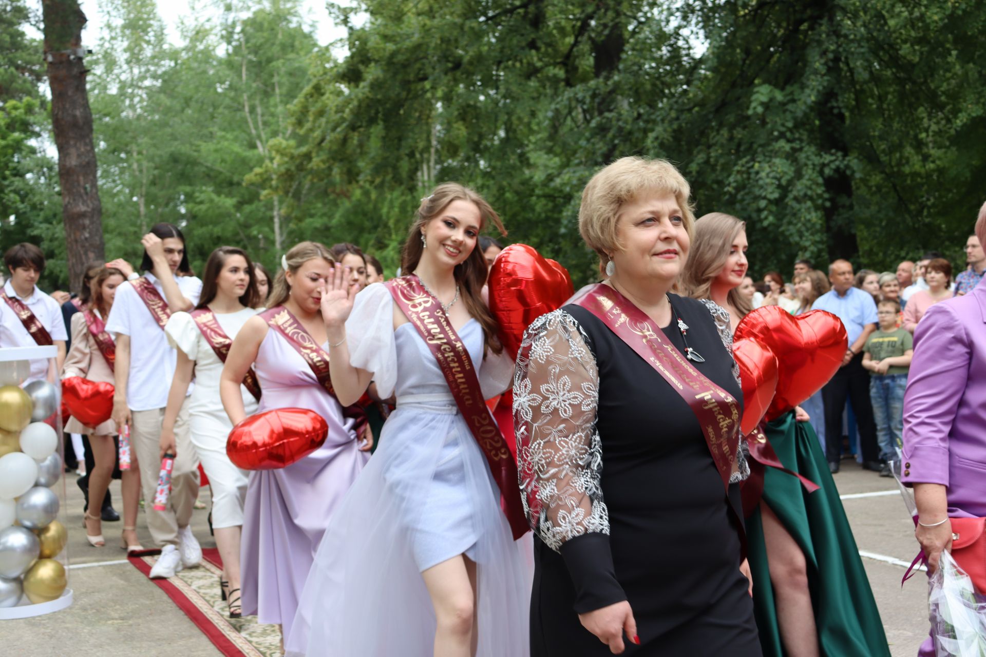 В Чистополе прошел выпускной бал (фоторепортаж)