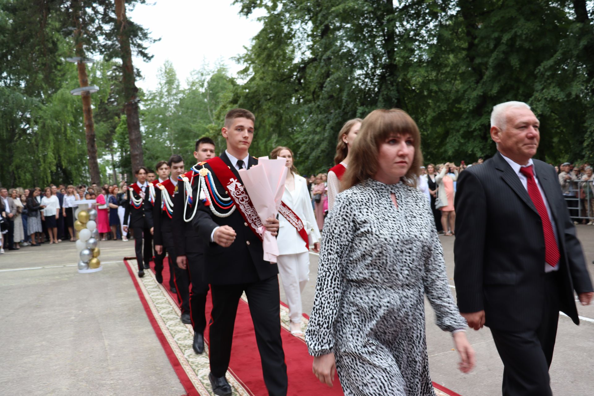 В Чистополе прошел выпускной бал (фоторепортаж)