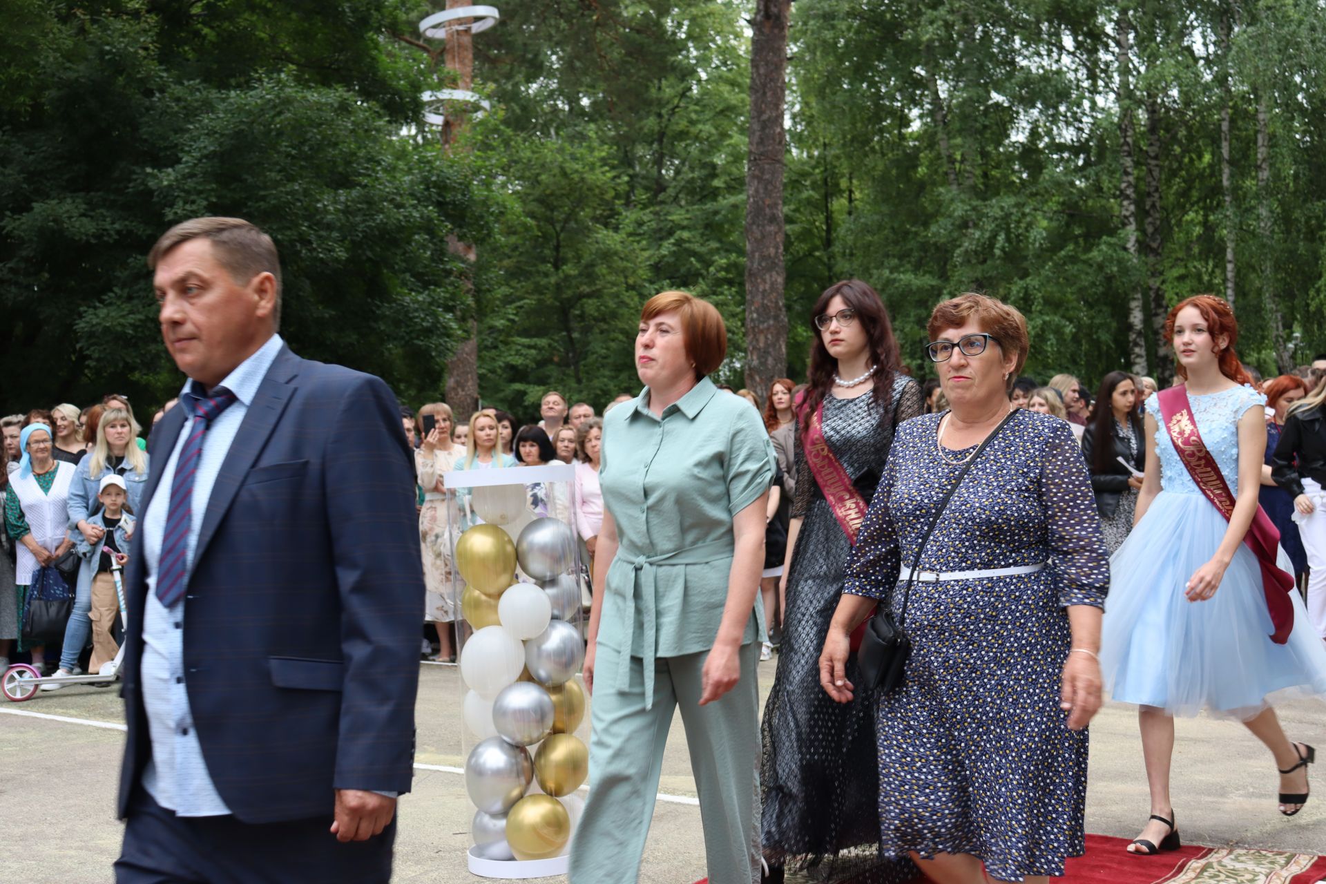 В Чистополе прошел выпускной бал (фоторепортаж)