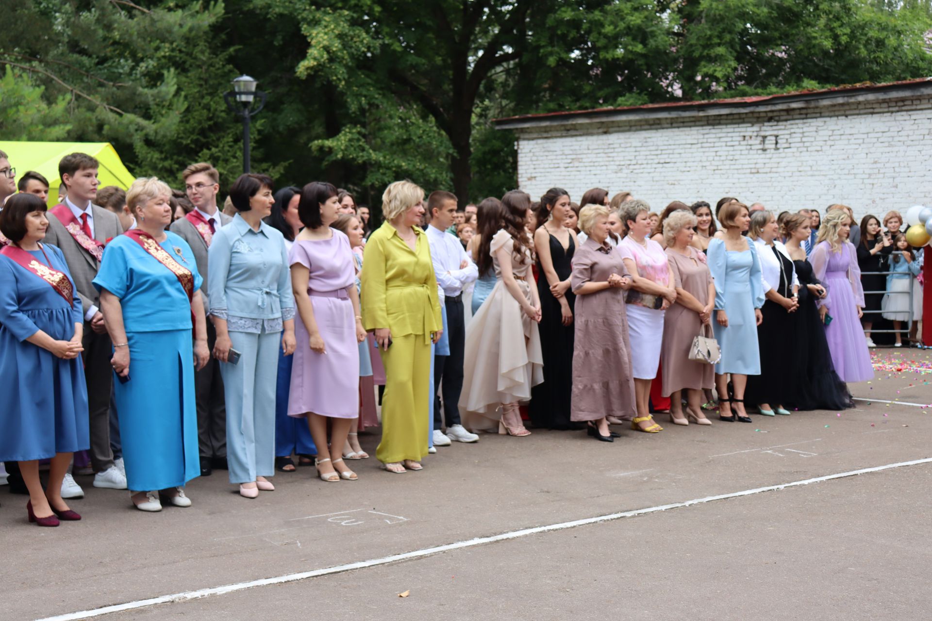 В Чистополе прошел выпускной бал (фоторепортаж)