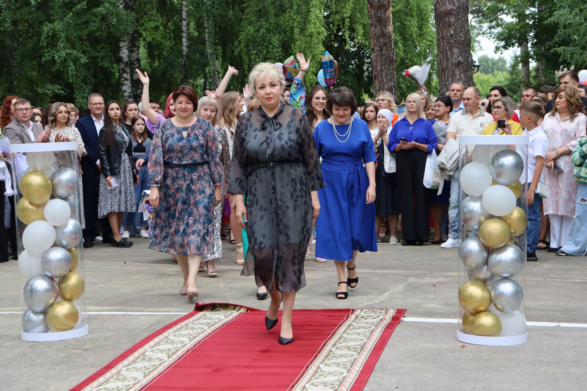 В Чистополе прошел выпускной бал (фоторепортаж)