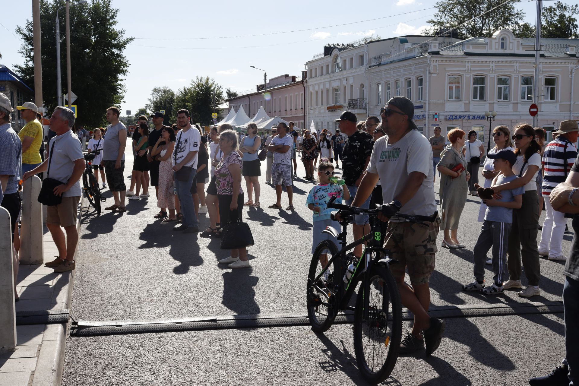 В Чистополе масштабно проходит фестиваль «Рок-берега»