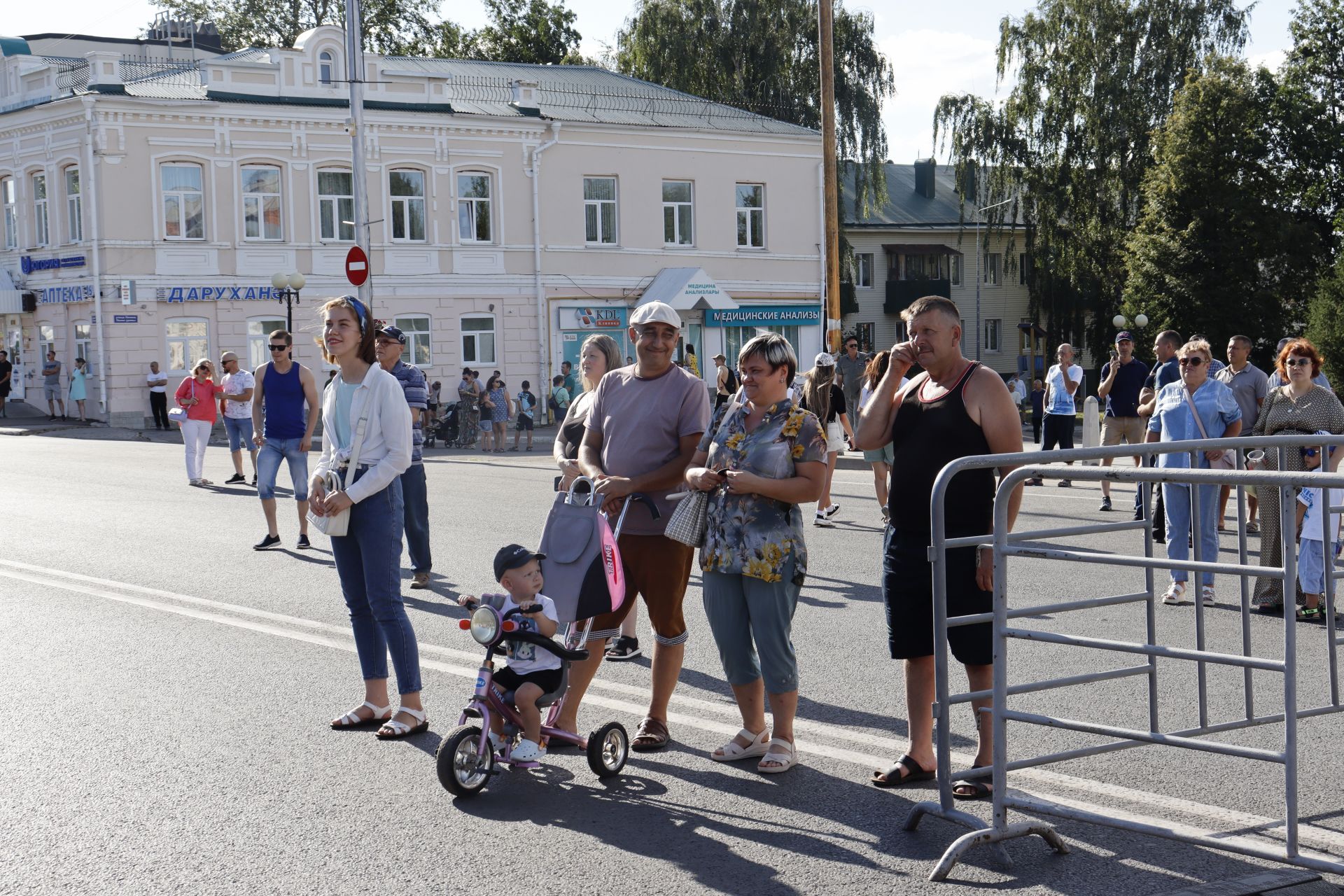 В Чистополе масштабно проходит фестиваль «Рок-берега»