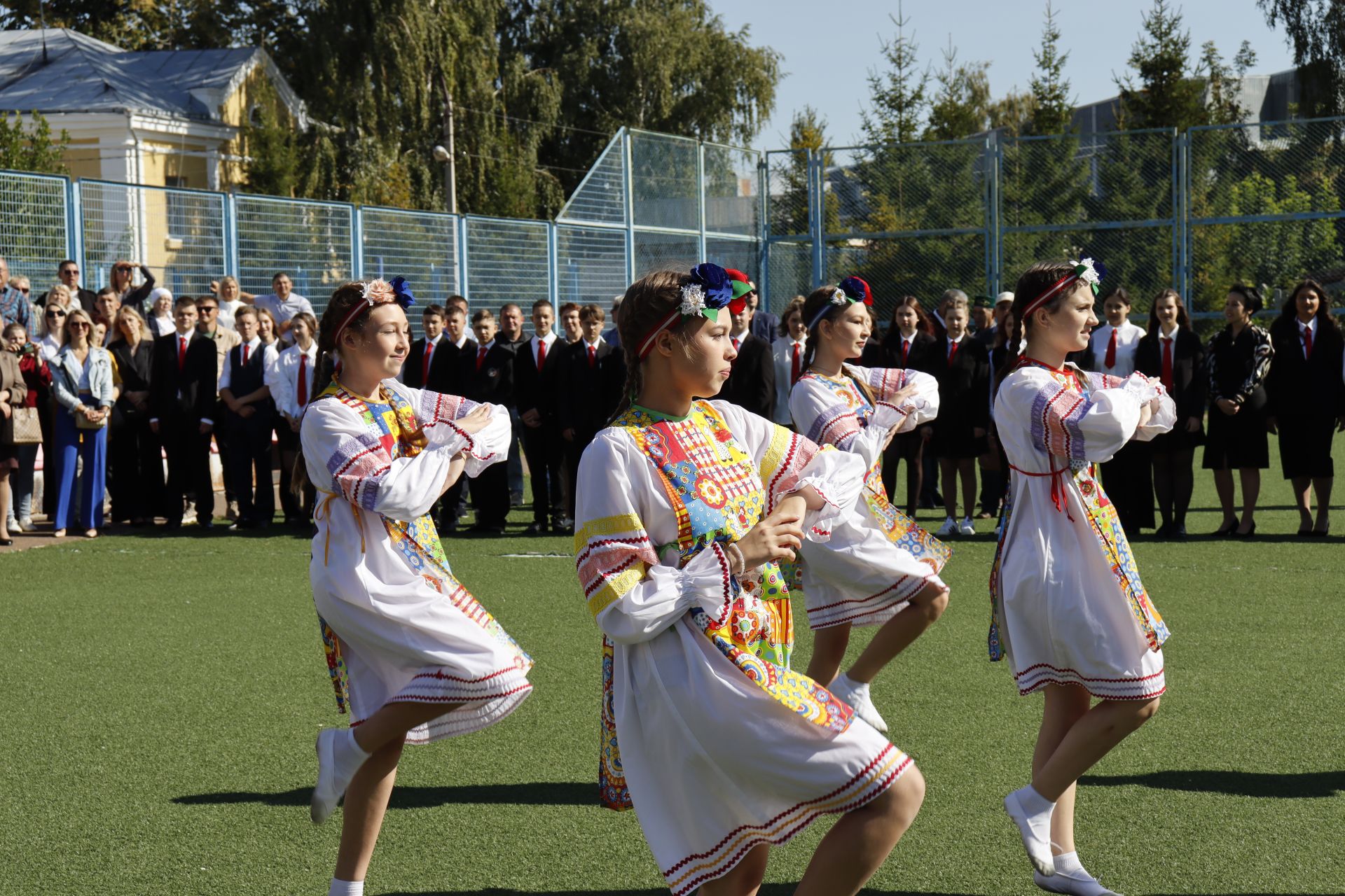 В гимназии № 1 Чистополя отпраздновали День знаний (фоторепортаж)