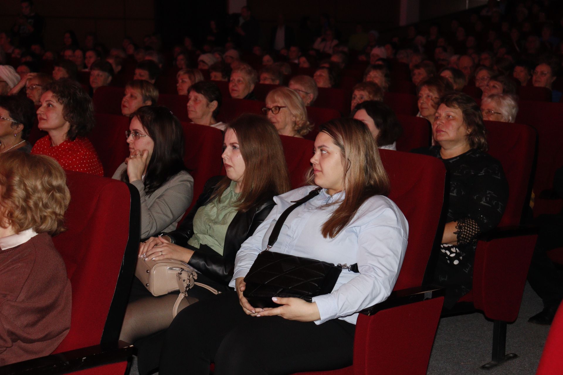 В Культурном центре «Чистай» прошел концерт, посвященный Международному женскому дню