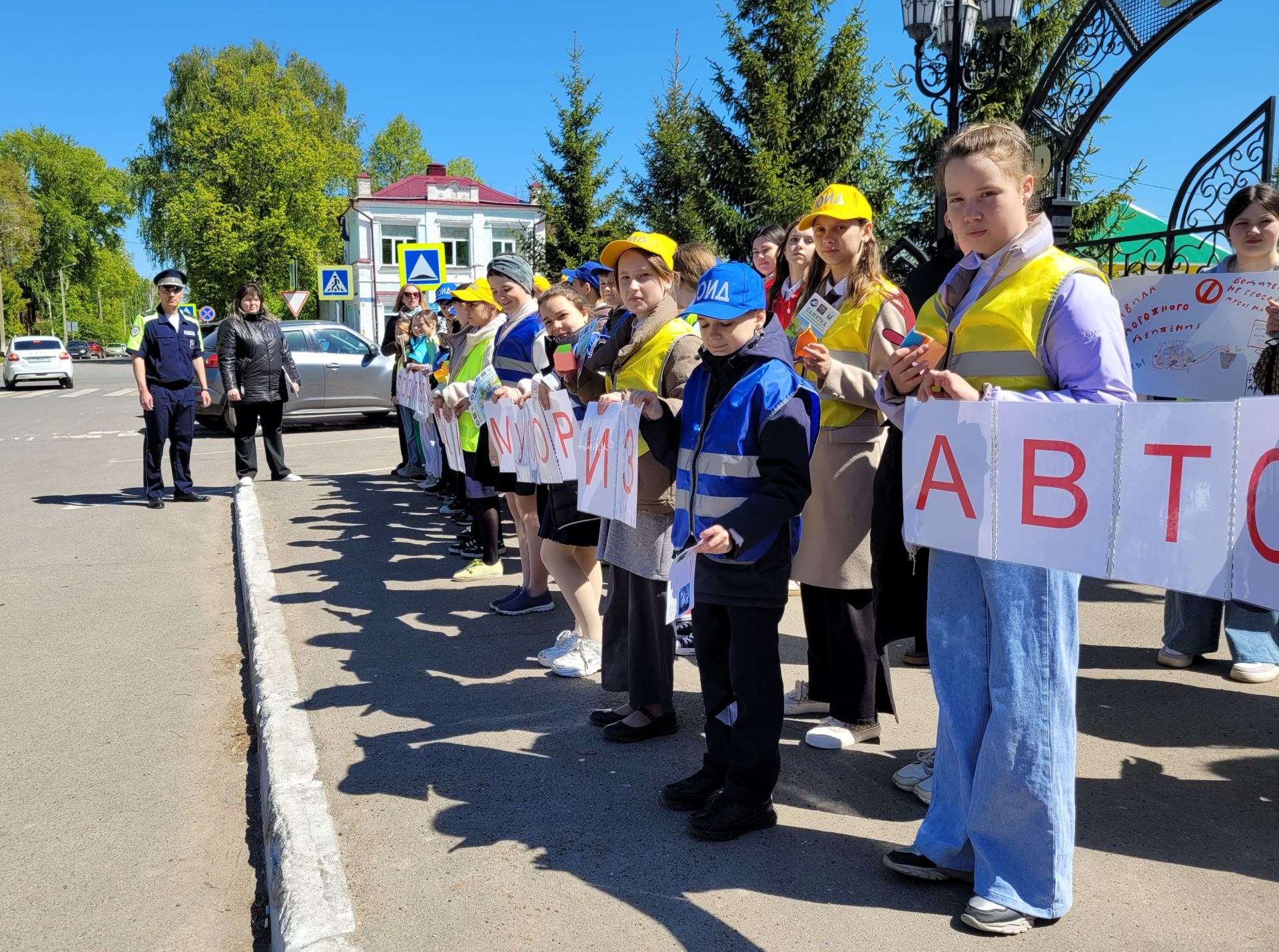 В Чистополе прошла акция «Водитель! Не бросай мусор из машины!»