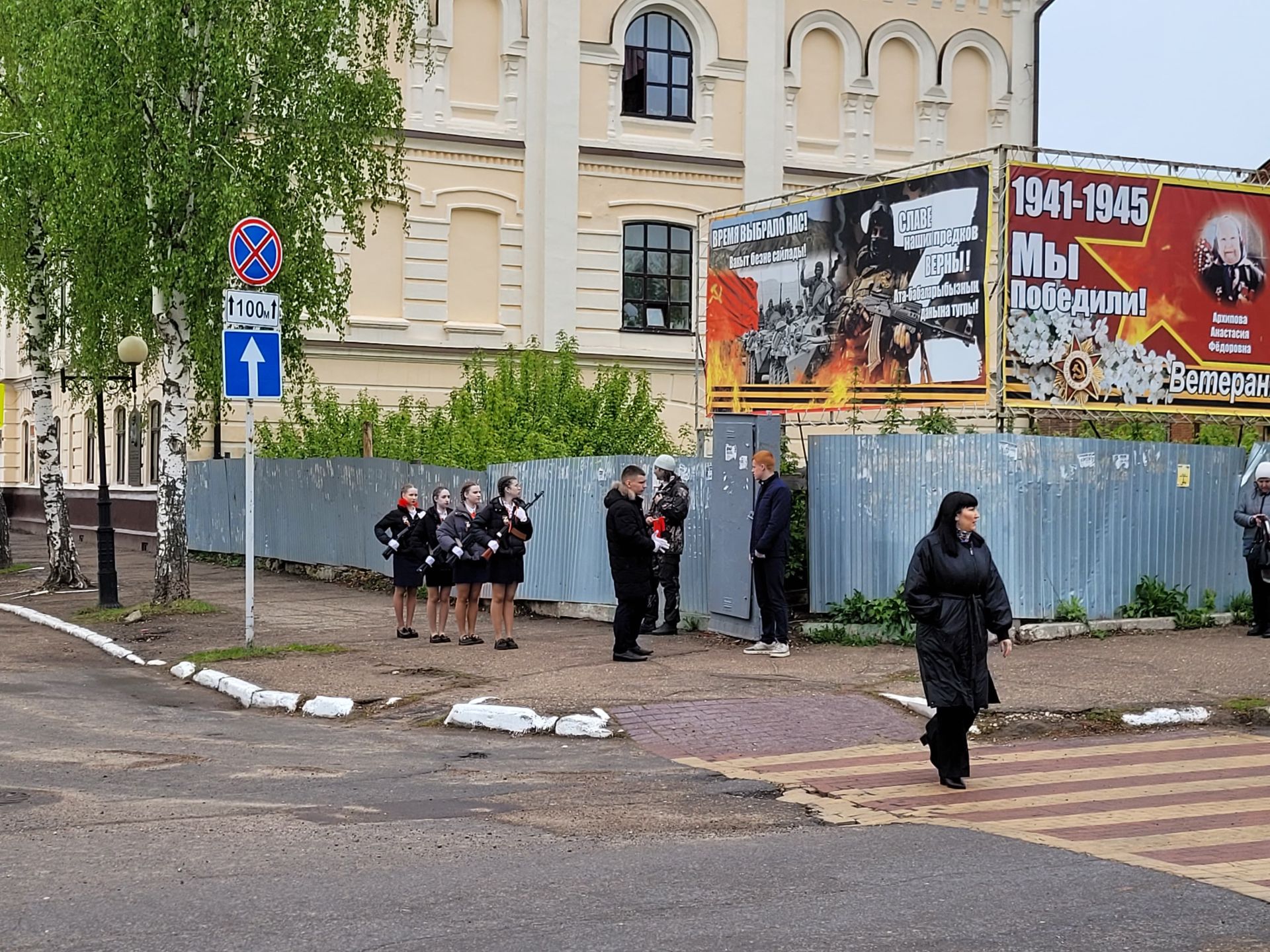 В Чистополе школьники заступили в Почетный караул