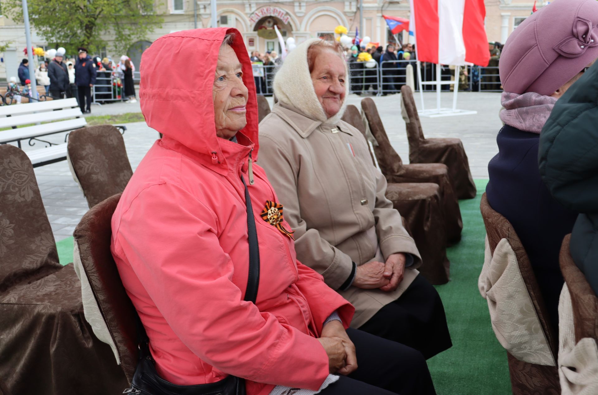 Чистопольцы празднуют День Победы (фоторепортаж)