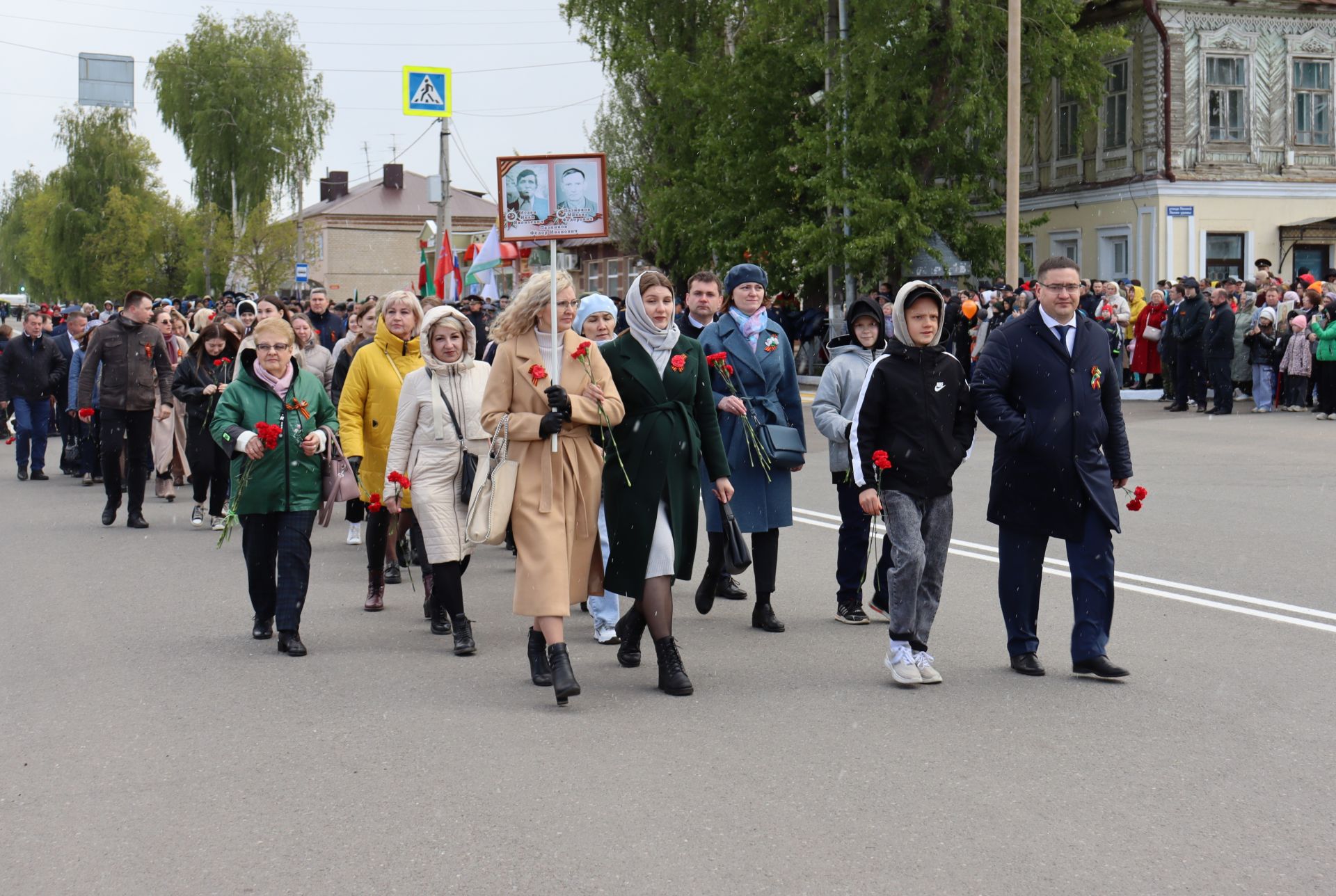 Чистопольцы празднуют День Победы (фоторепортаж)