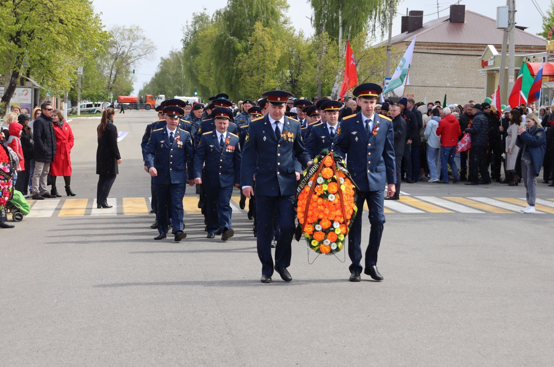 Чистопольцы празднуют День Победы (фоторепортаж)