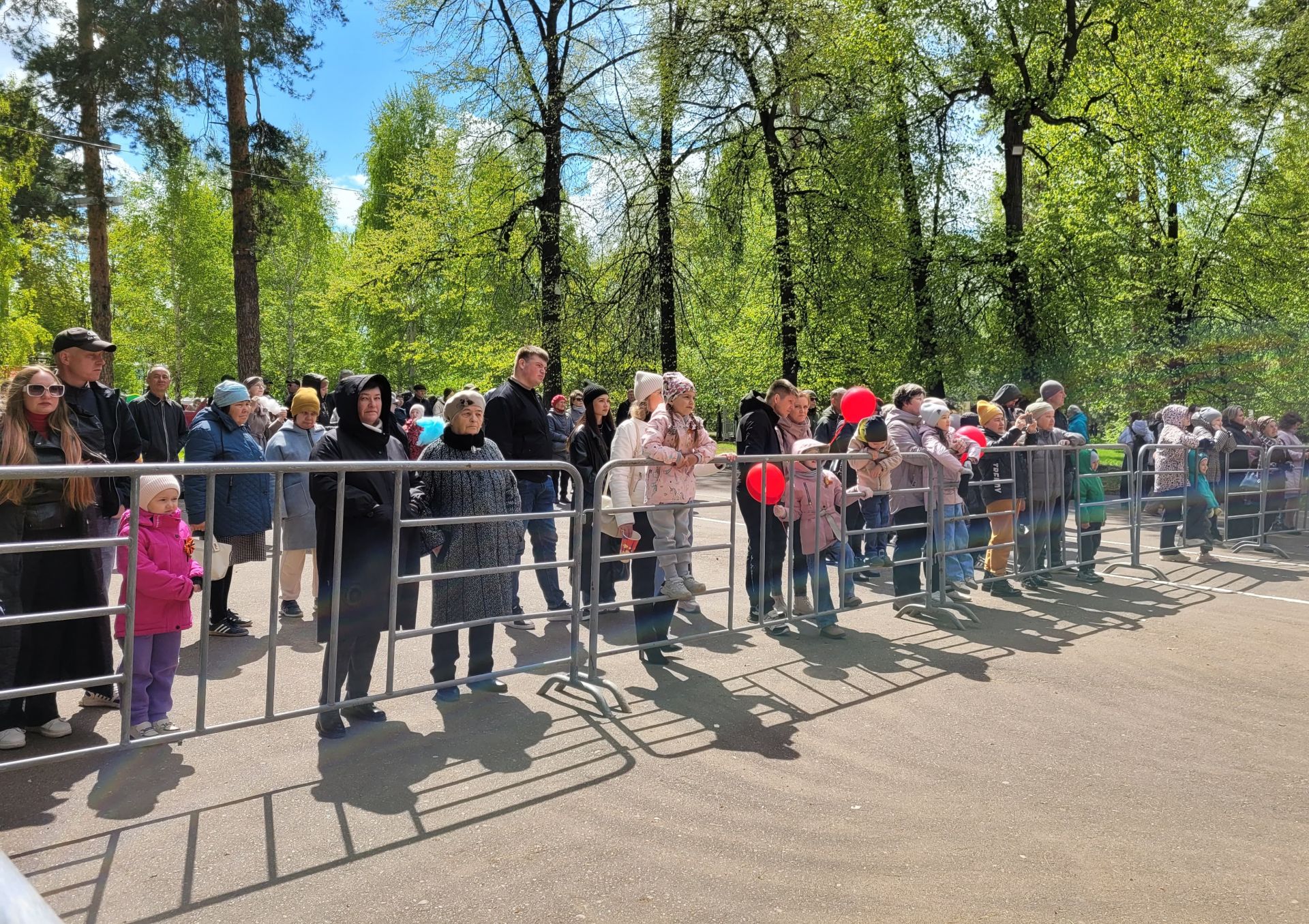 Чистопольцы празднуют День Победы (фоторепортаж)