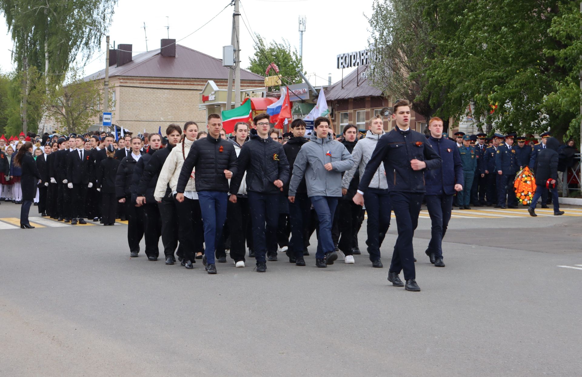 Чистопольцы празднуют День Победы (фоторепортаж)