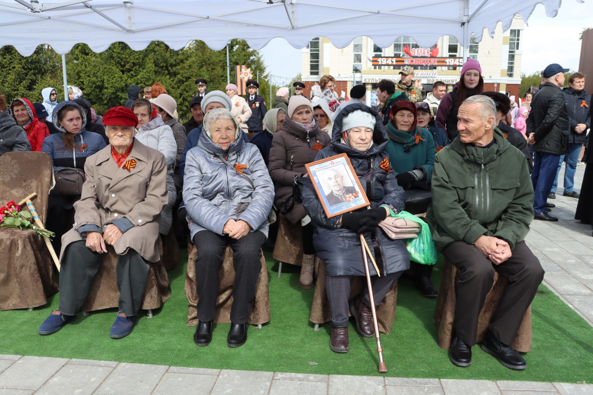 Чистопольцы празднуют День Победы (фоторепортаж)