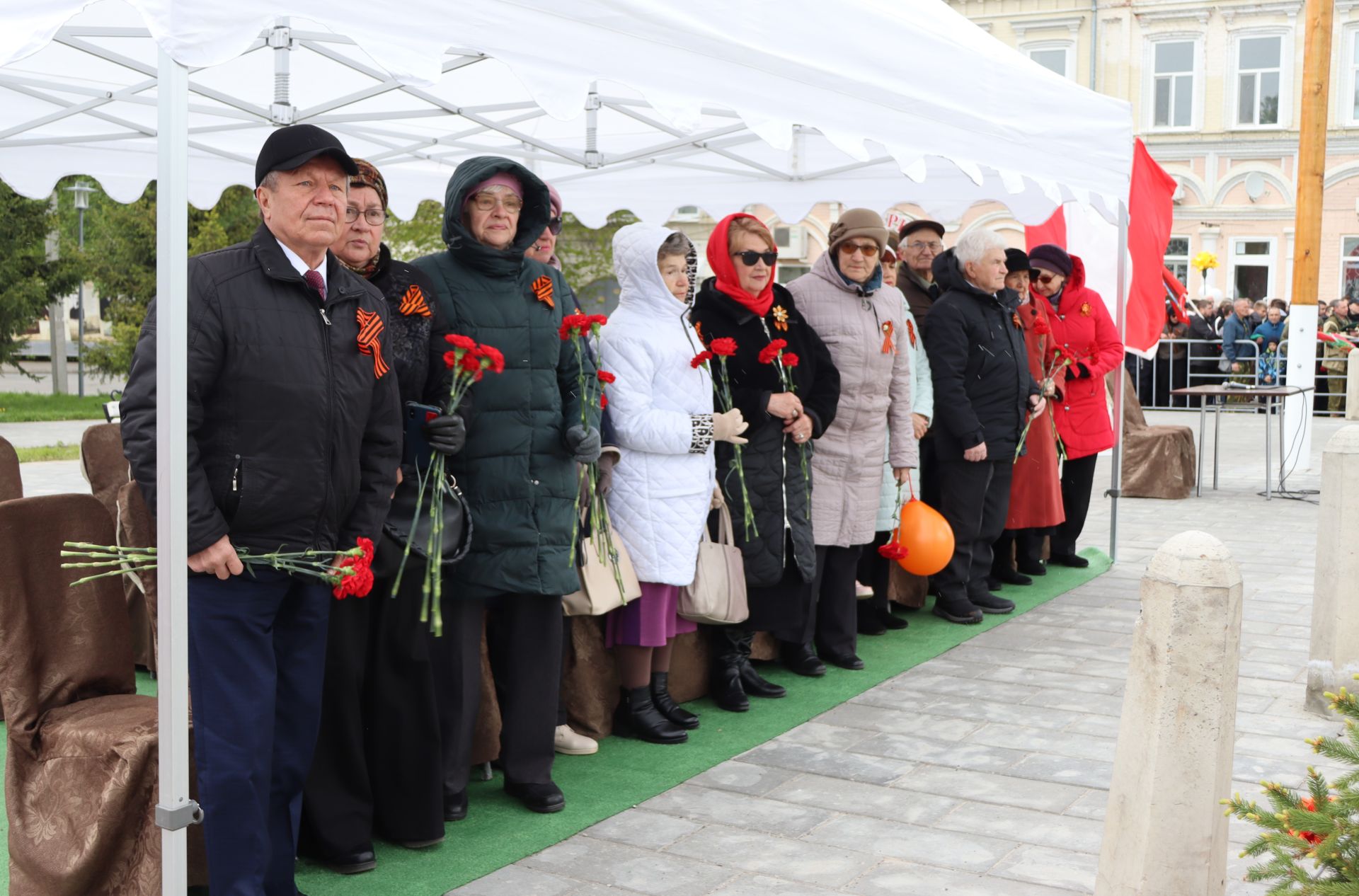 Чистопольцы празднуют День Победы (фоторепортаж)