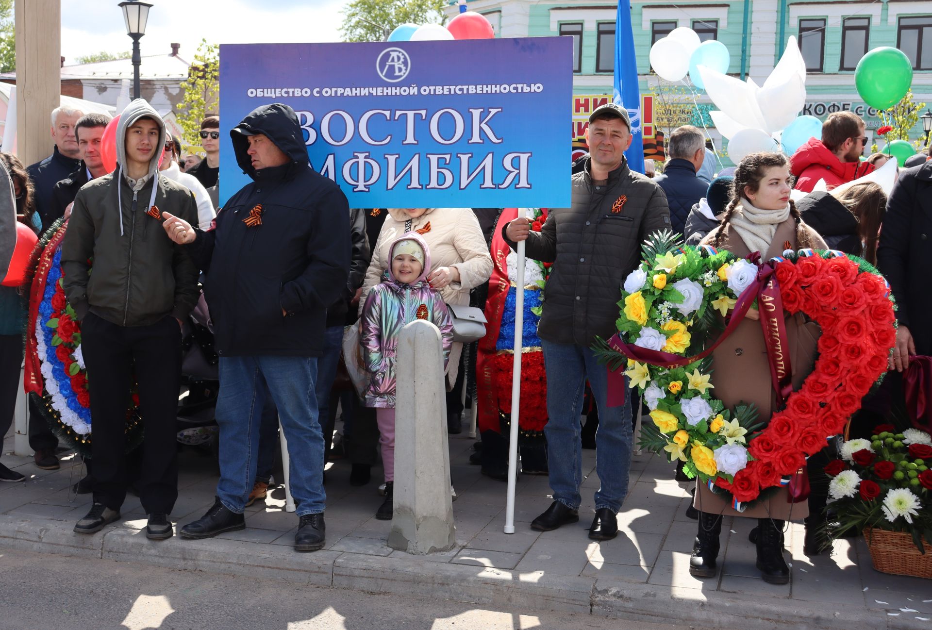 Чистопольцы празднуют День Победы (фоторепортаж)