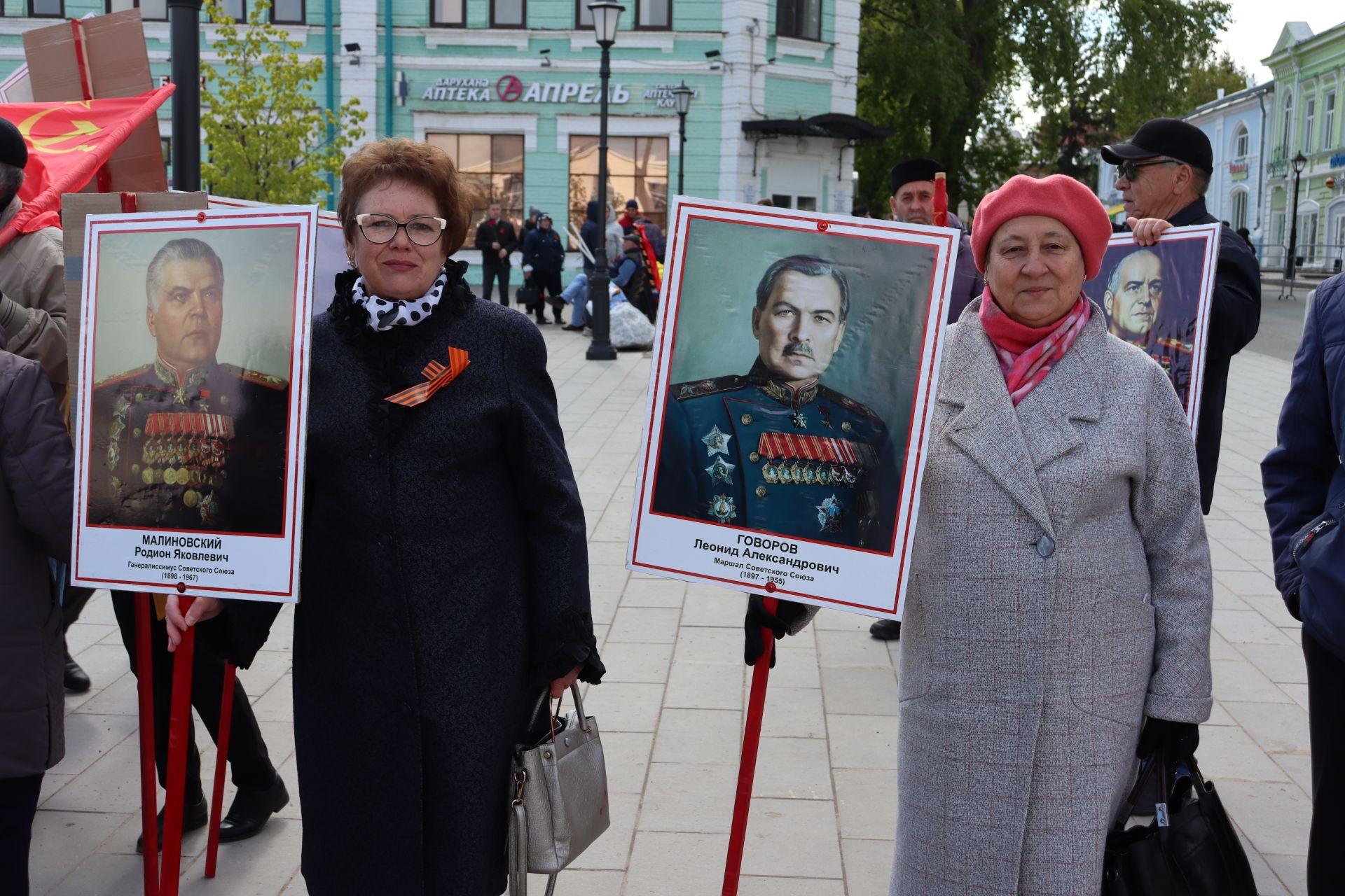 Чистопольцы празднуют День Победы (фоторепортаж)